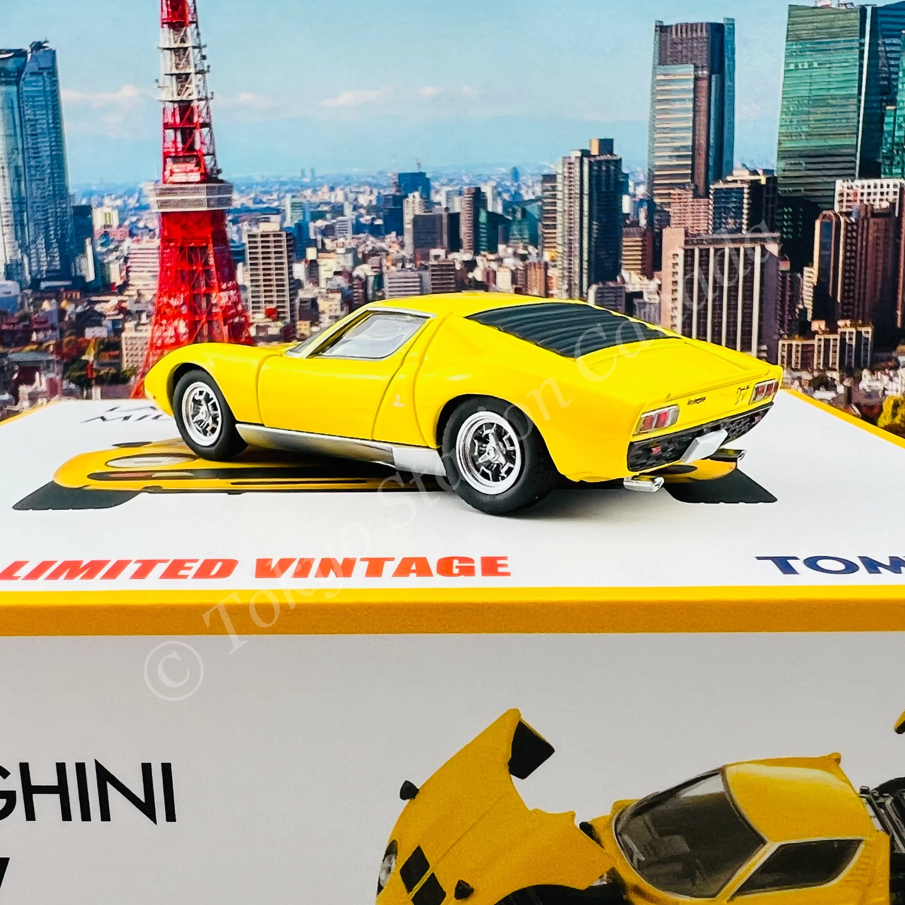 TOMYTEC Tomica Limited Vintage 1/64 LV Lamborghini Miura SV (Yellow) - Image 2