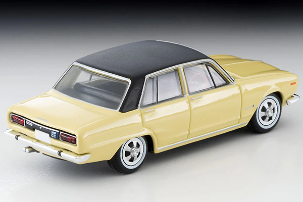 TOMYTEC Tomica Limited Vintage 1/64 Nissan Skyline 2000GT (yellow/black) 1970 LV-202a - Image 4