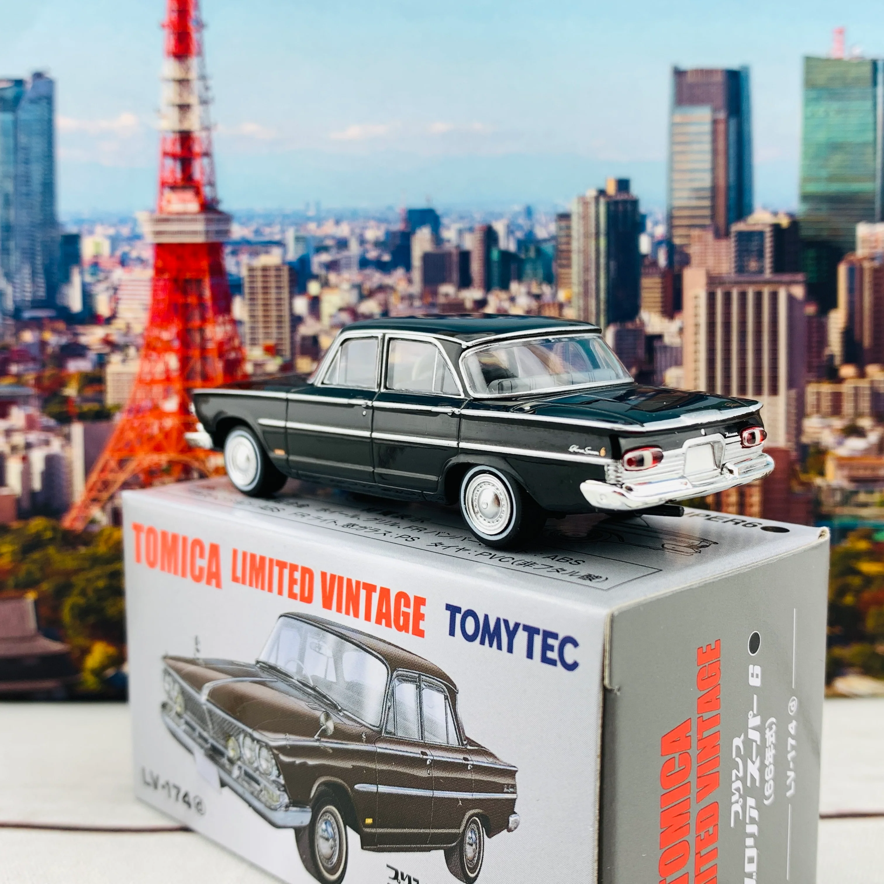 Tomytec Tomica Limited Vintage 1/64 Prince Gloria Super 6 (Black) 1966 LV-174d - Image 3