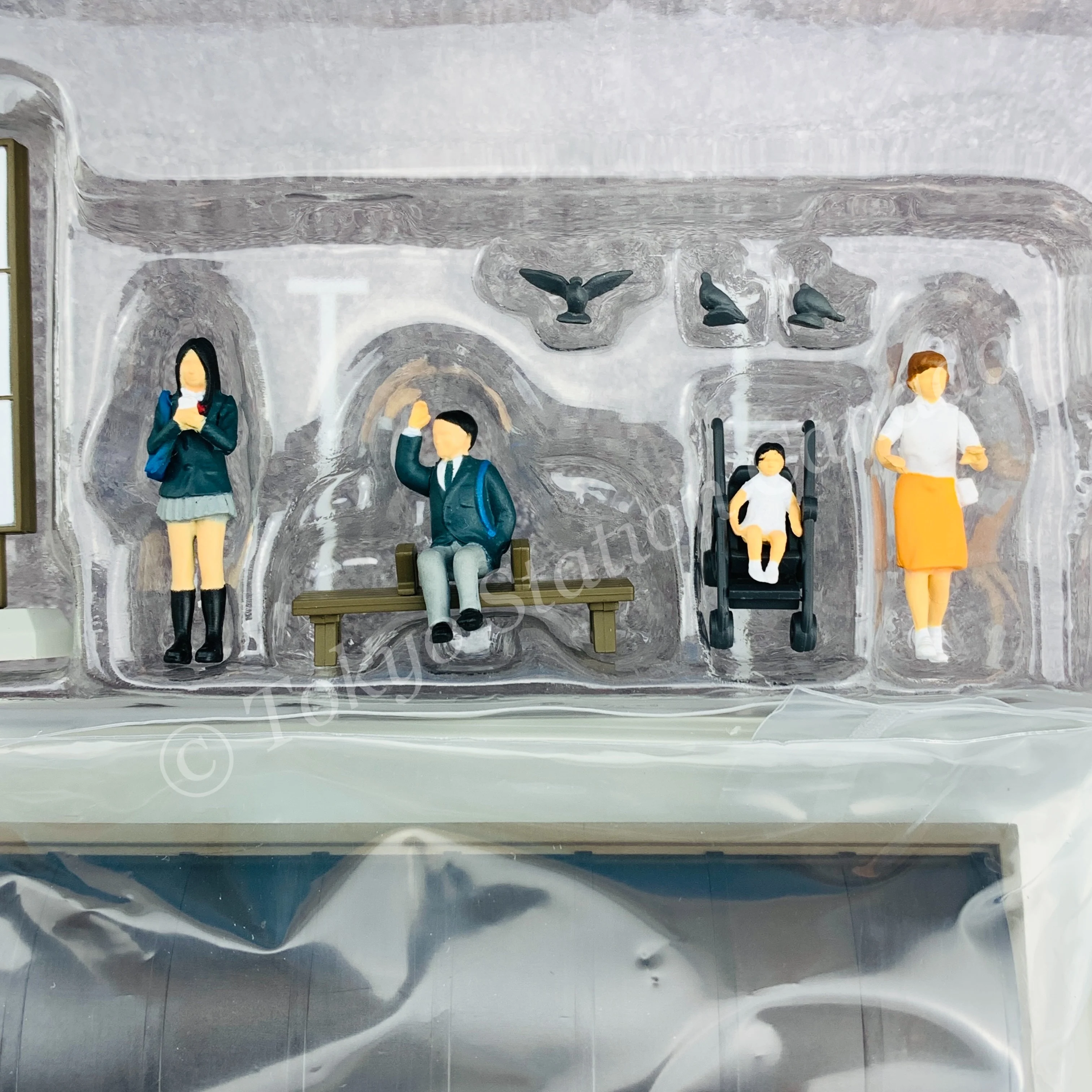 Tomytec 1/64 Diocolle 64 #05a Bus Stop 4543736312369 - Image 2