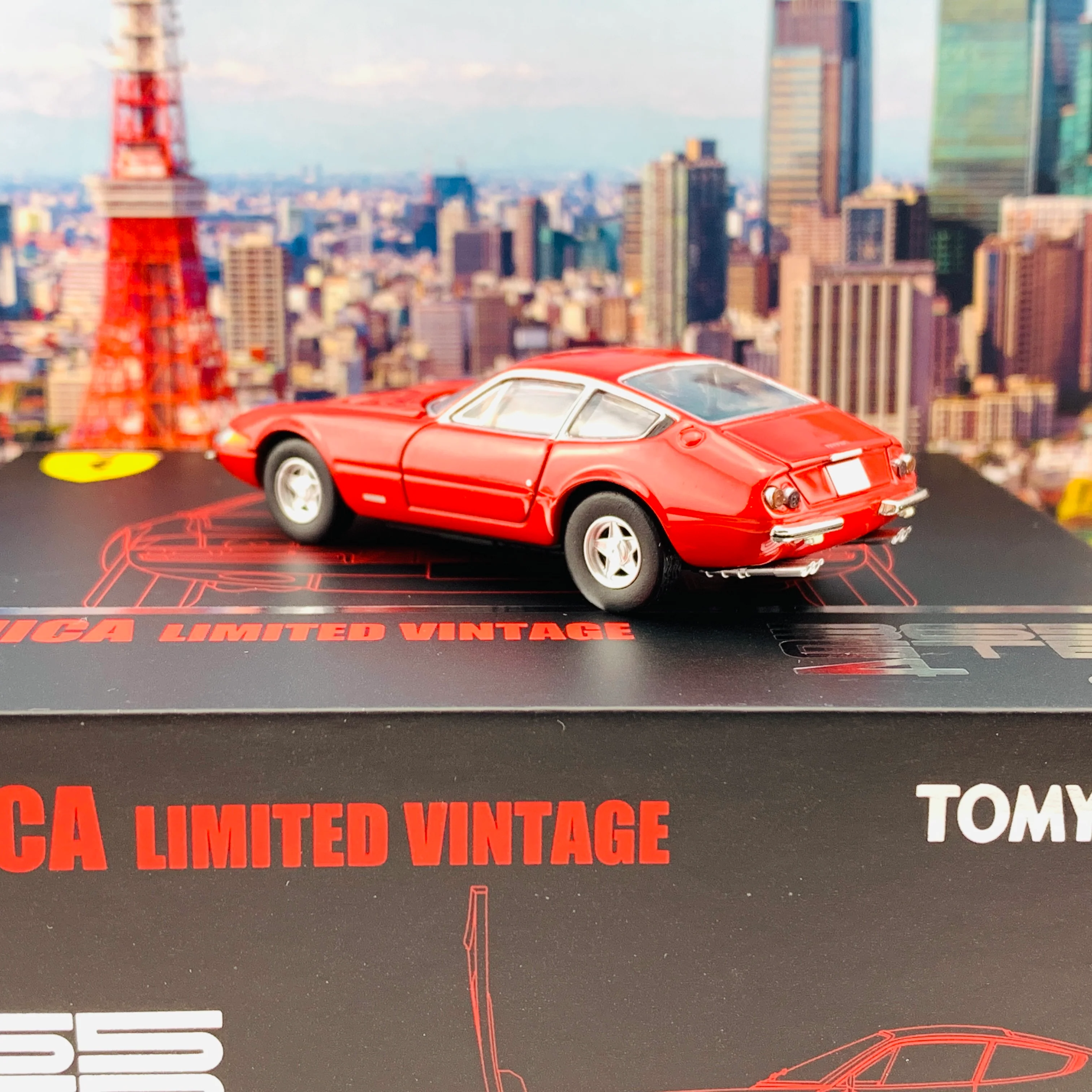 Tomytec Tomica Limited Vintage Neo 1/64 Ferrari 365 GTB4 (RED) - Image 3