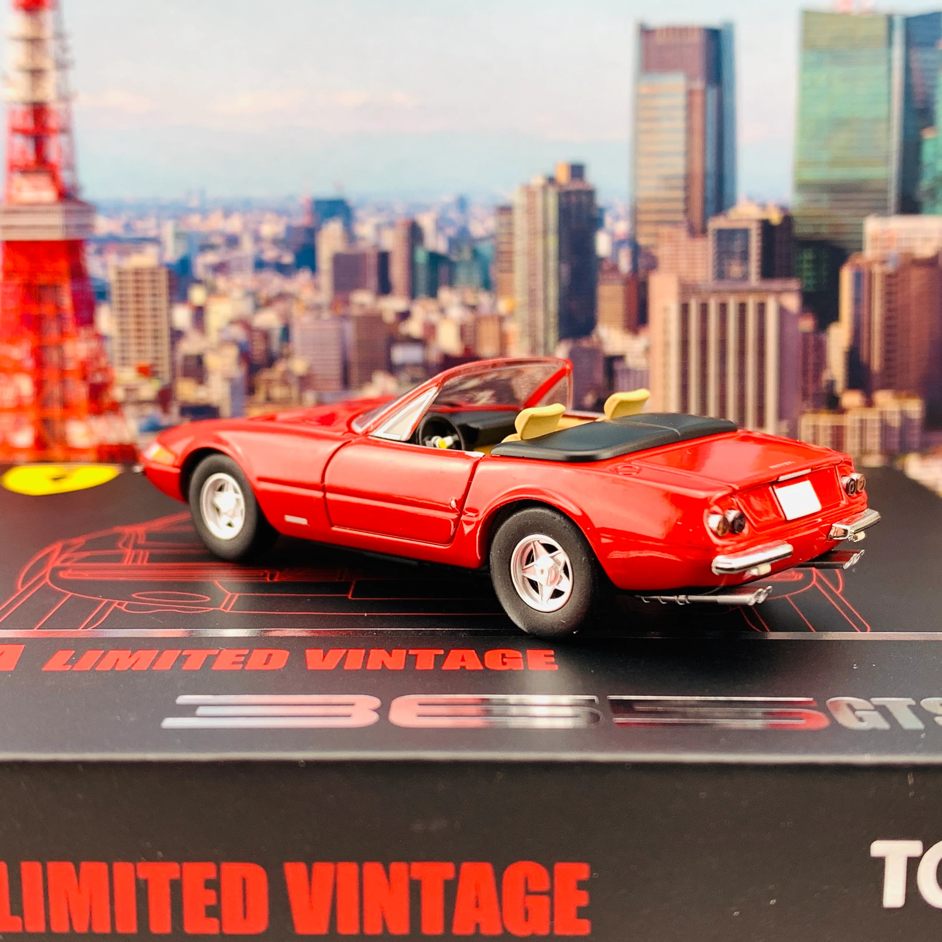 Tomytec Tomica Limited Vintage Neo 1/64 Ferrari 365 GTS4 (RED - Image 3