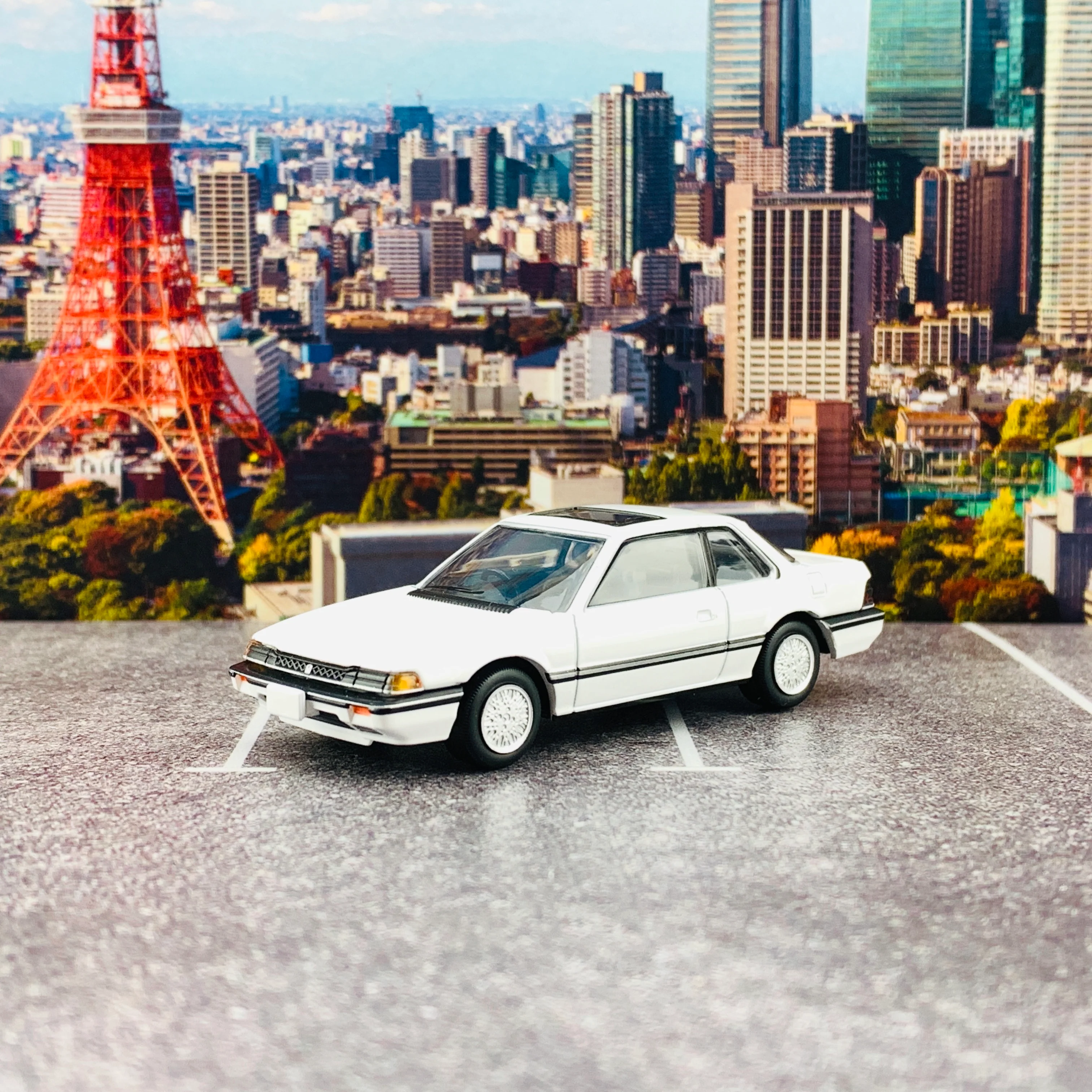 Tomytec Tomica Limited Vintage Neo 1/64 Honda Prelude XX White Luxury 1986 LV-N145e - Image 2