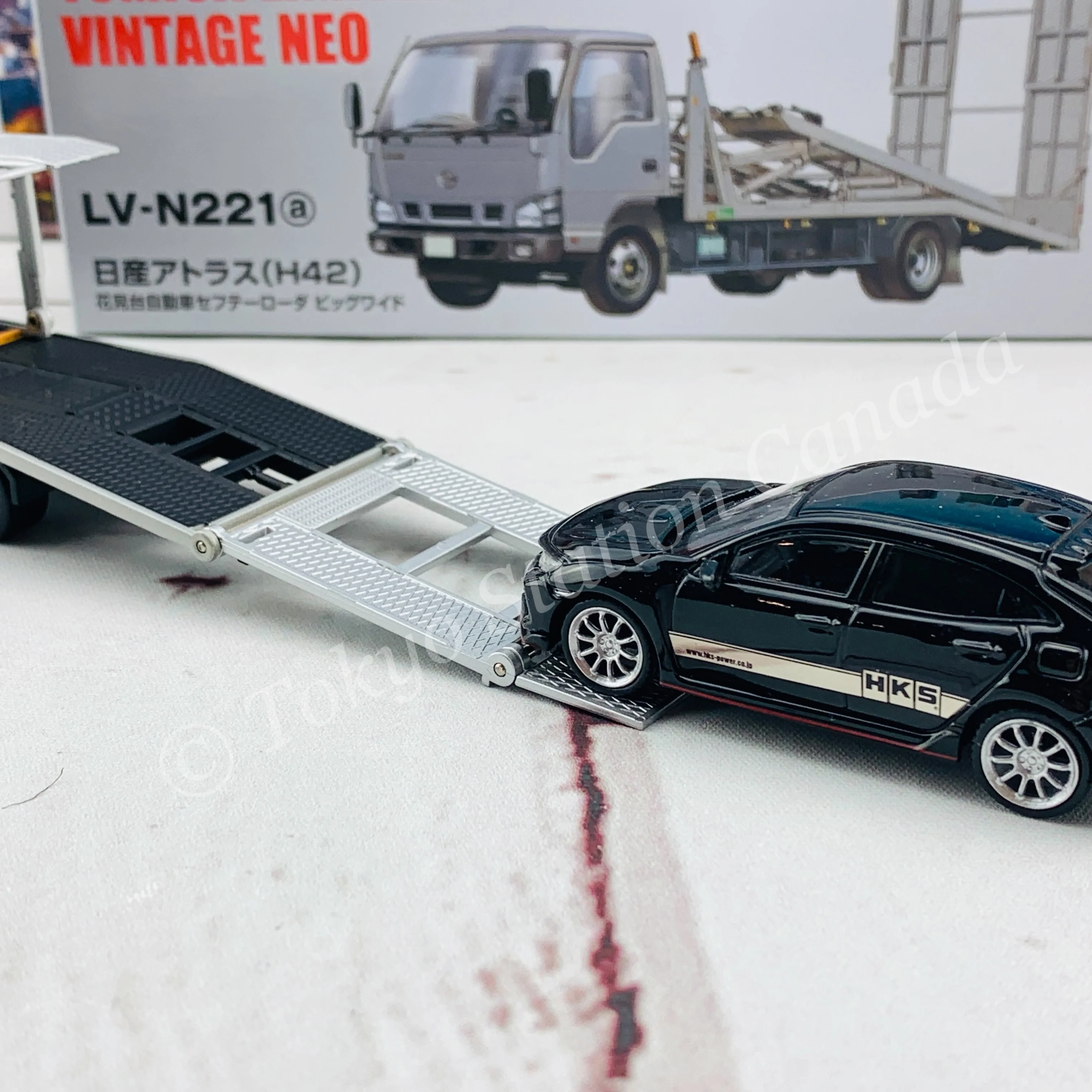 Tomytec Tomica Limited Vintage Neo 1/64 Nissan Atlas (H42) Hanamidai Automobile Safety Loader Big Wide (Silver) 日産アトラス花見台自動車ビッグワイド LV-N221a - Image 8