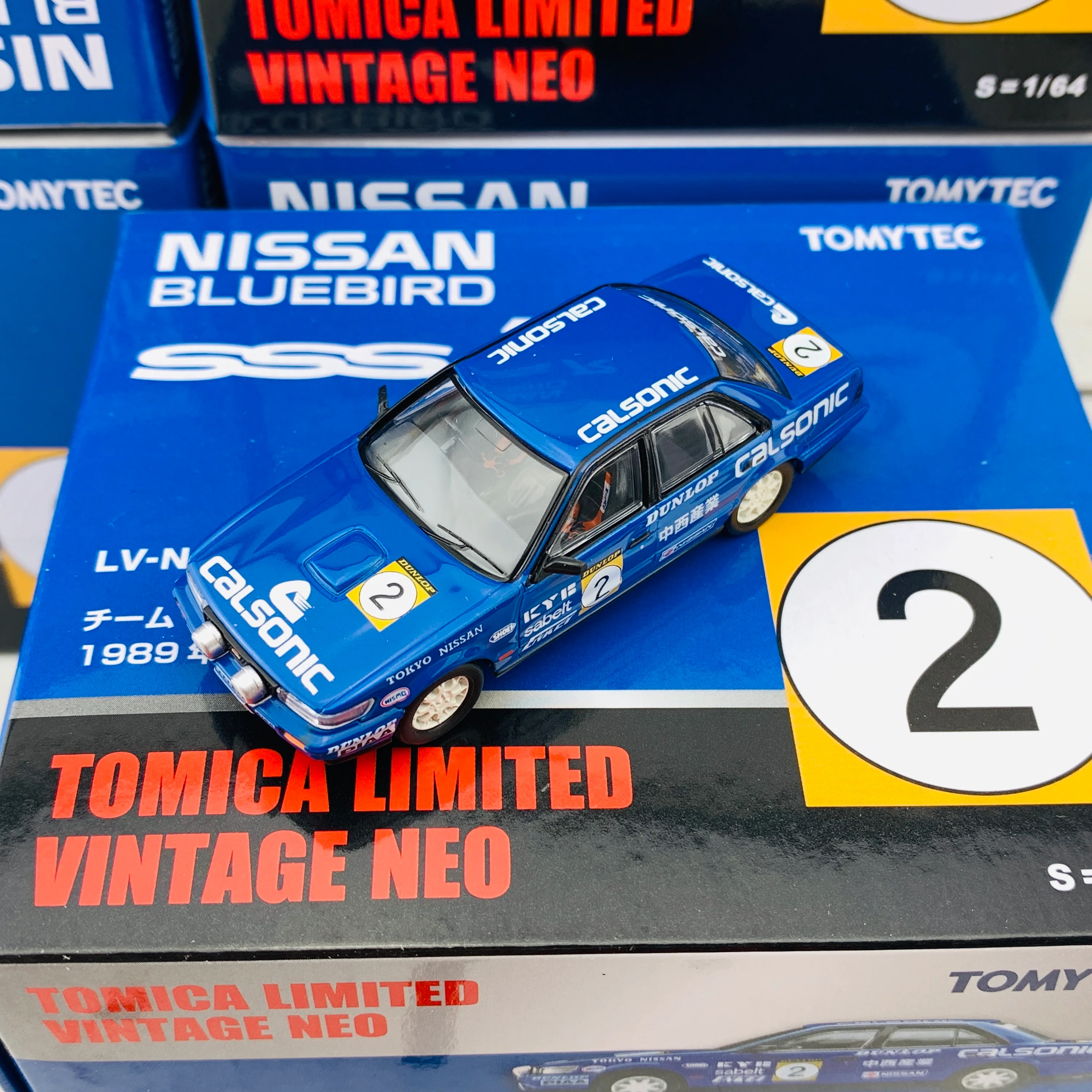 Tomytec Tomica Limited Vintage Neo 1/64 Nissan Bluebird SSS-R Calsonic #2 1989 LV-N185c - Image 3