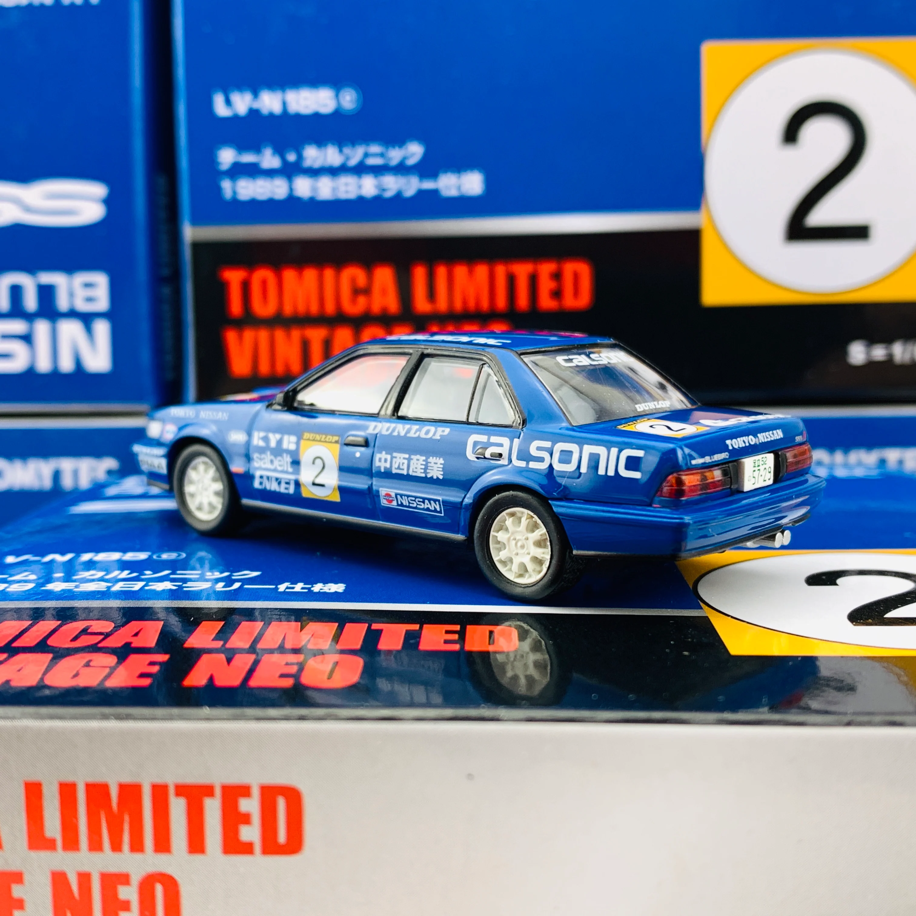 Tomytec Tomica Limited Vintage Neo 1/64 Nissan Bluebird SSS-R Calsonic #2 1989 LV-N185c - Image 4
