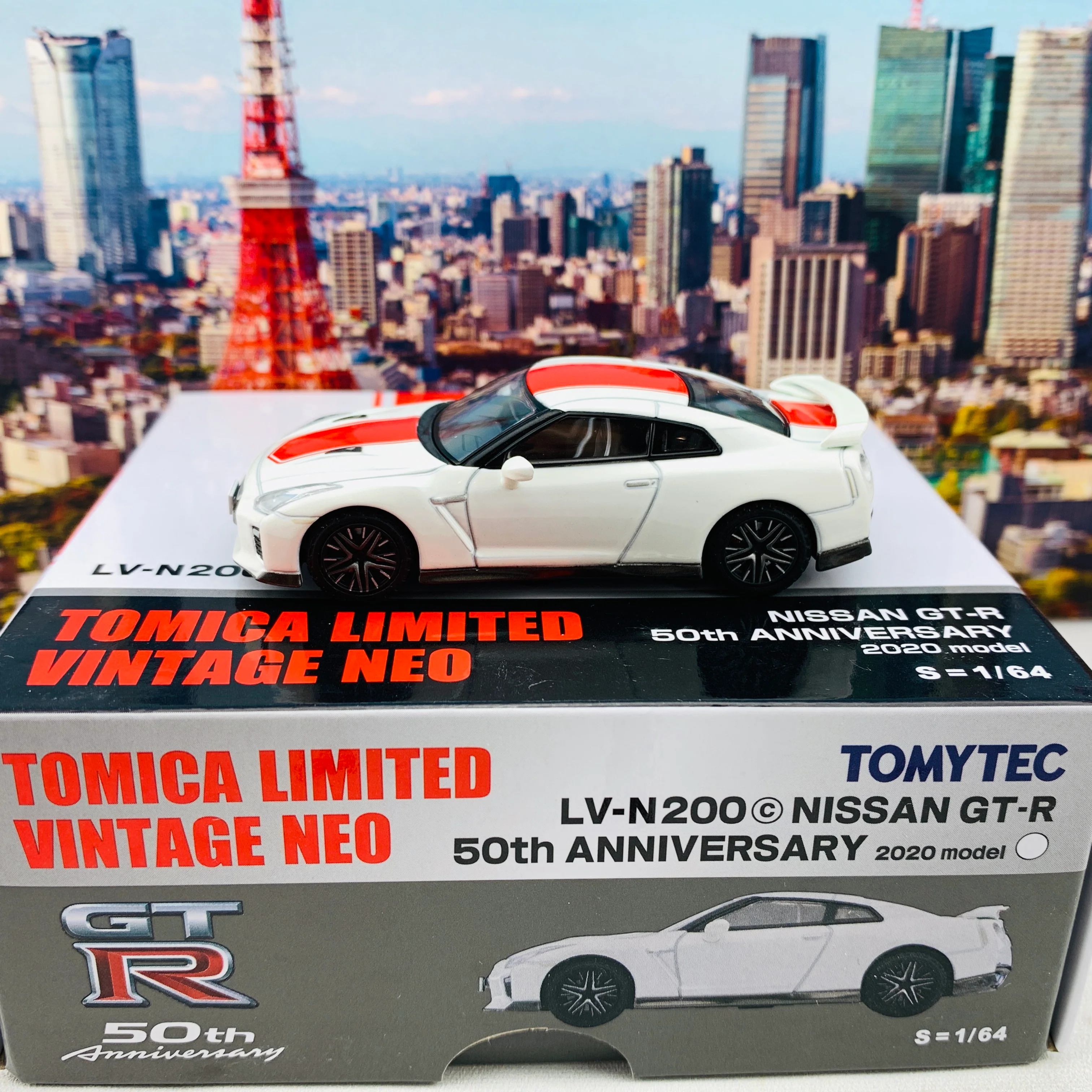 Tomytec Tomica Limited Vintage Neo 1/64 Nissan GTR 50th ANNIVERSARY WHITE LV-N200c - Image 2