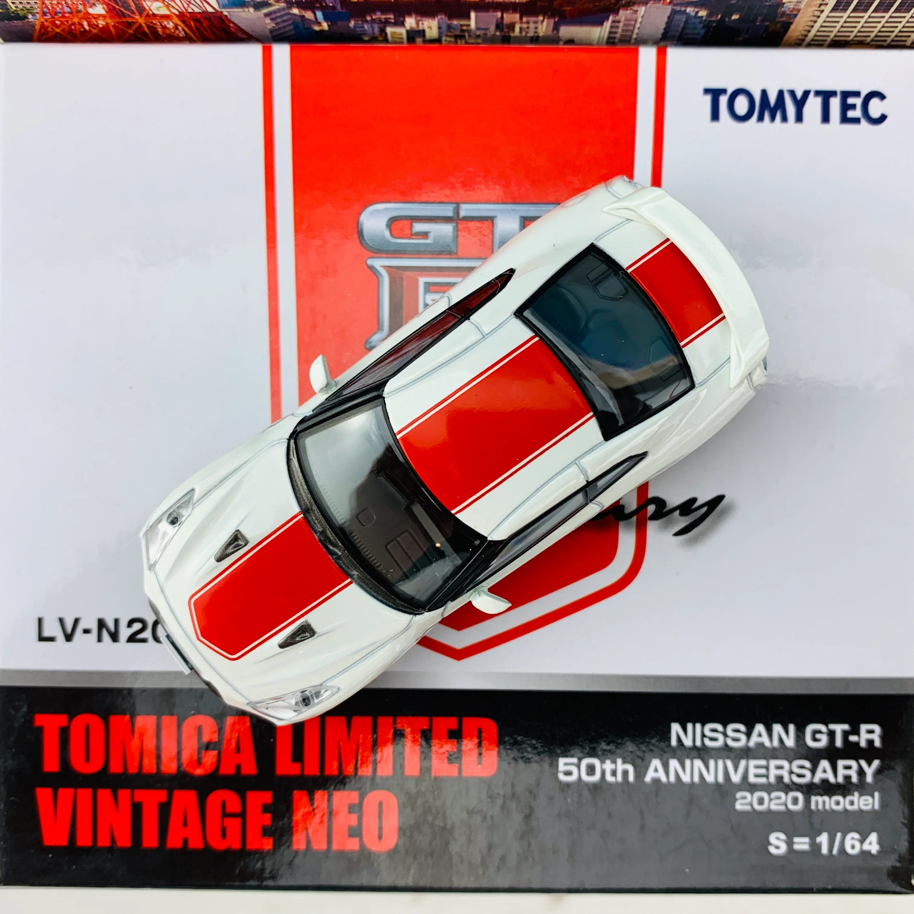 Tomytec Tomica Limited Vintage Neo 1/64 Nissan GTR 50th ANNIVERSARY WHITE LV-N200c - Image 3