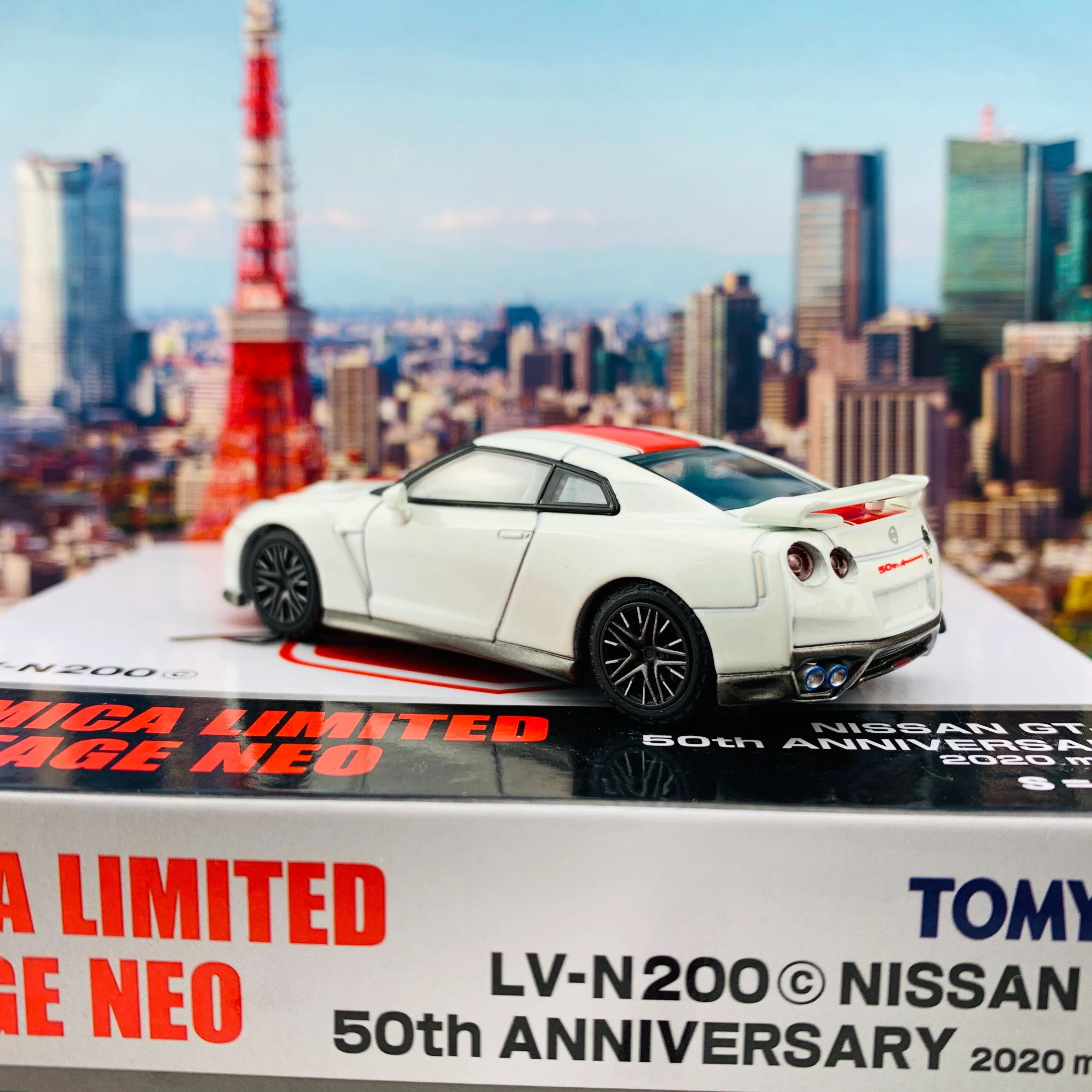 Tomytec Tomica Limited Vintage Neo 1/64 Nissan GTR 50th ANNIVERSARY WHITE LV-N200c - Image 4