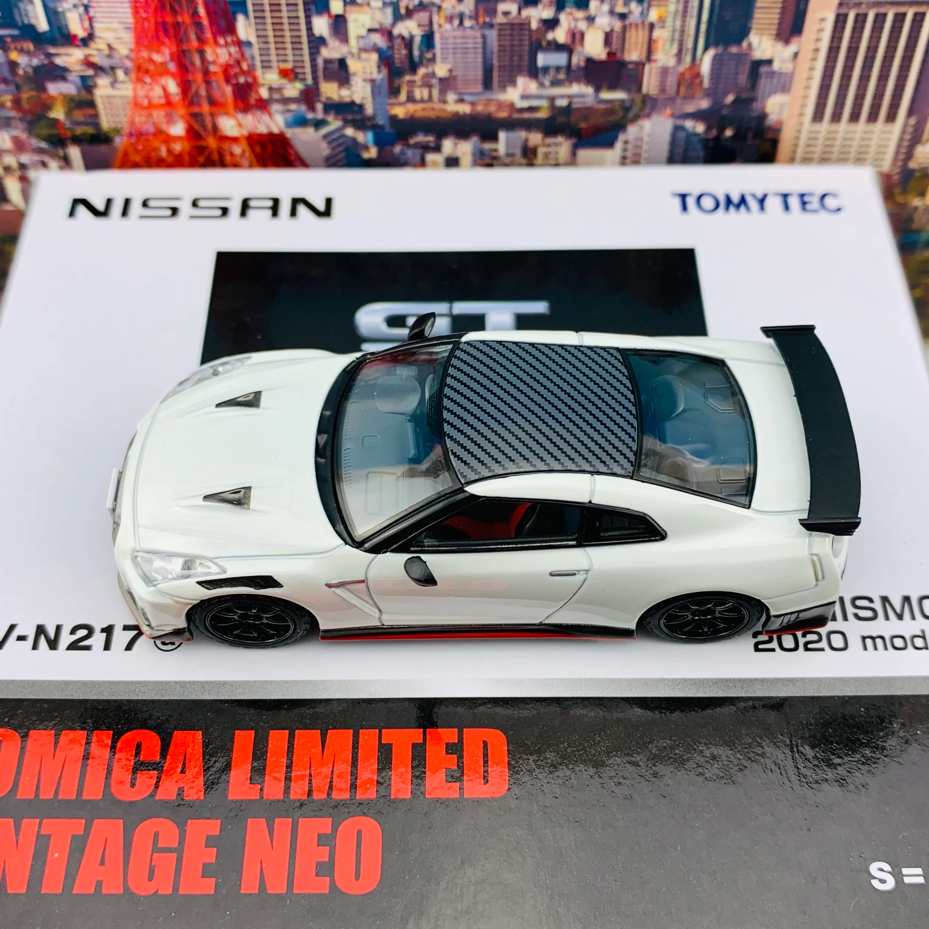 Tomytec Tomica Limited Vintage Neo 1/64 Nissan GTR NISMO 2020 White LV-N217a - Image 5