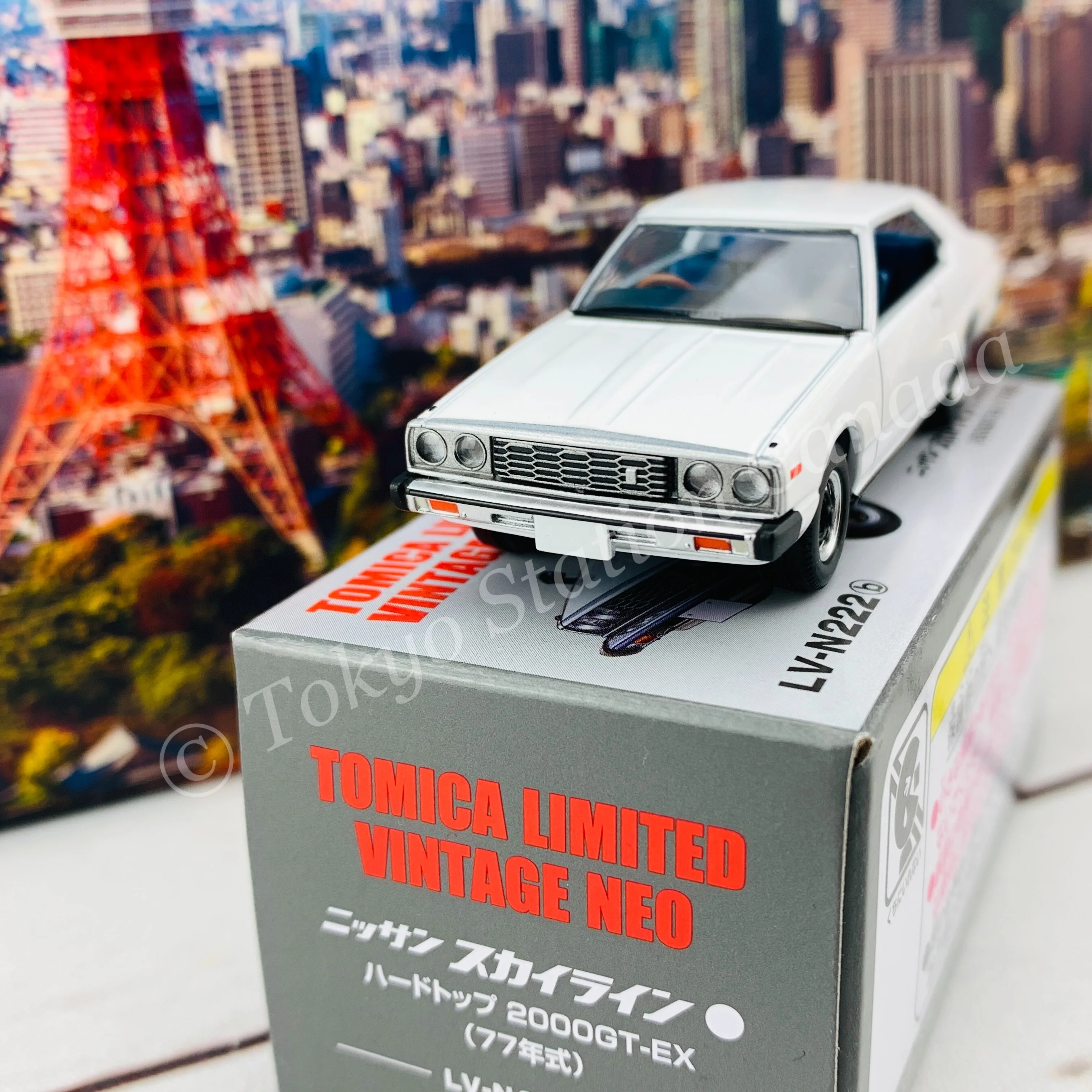 Tomytec Tomica Limited Vintage Neo 1/64 Nissan Skyline Hardtop 2000GT-EX (White) 1977 LV-N222b - Image 3