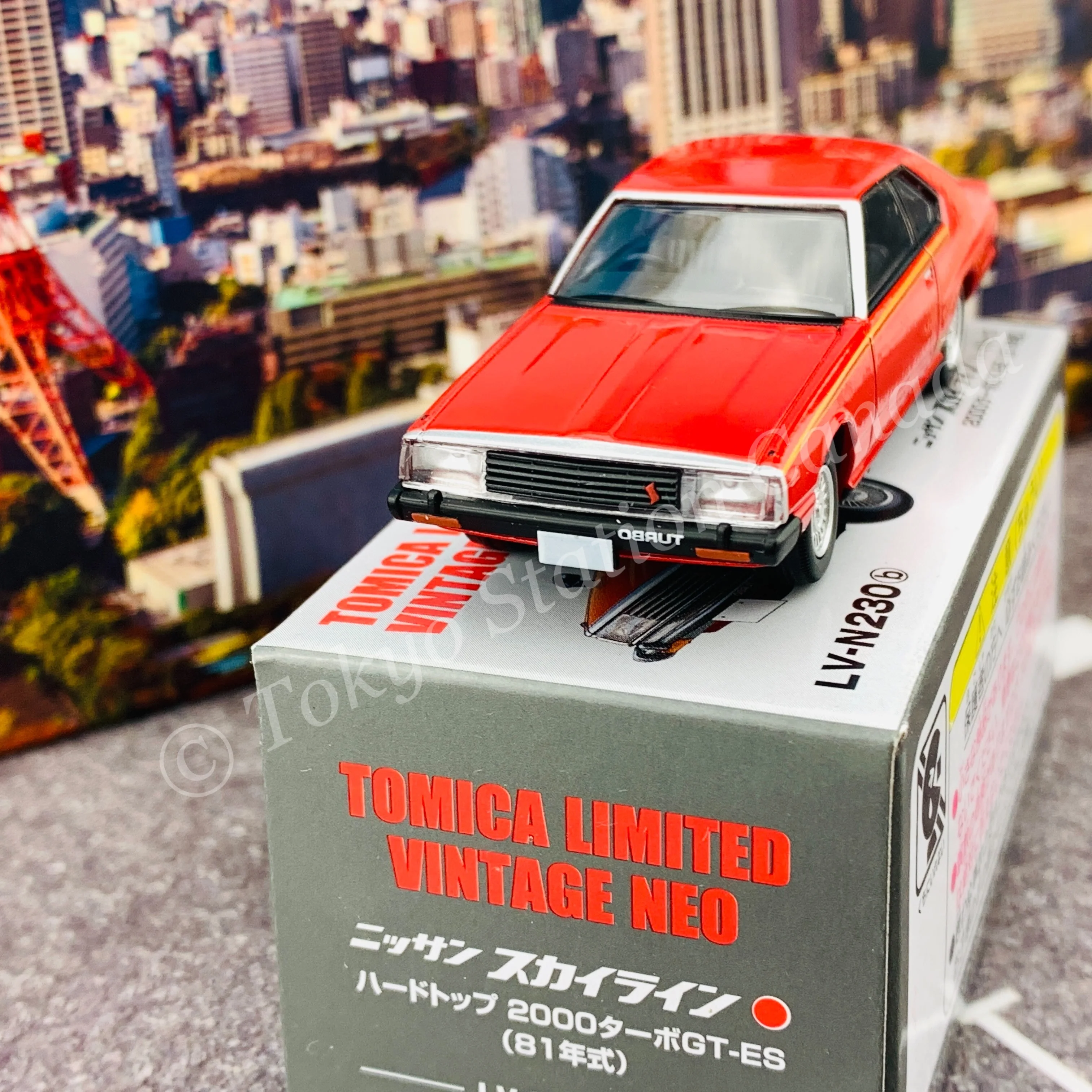 Tomytec Tomica Limited Vintage Neo 1/64 Nissan Skyline HT 2000 Turbo GT-ES (Red) LV-N230b - Image 3