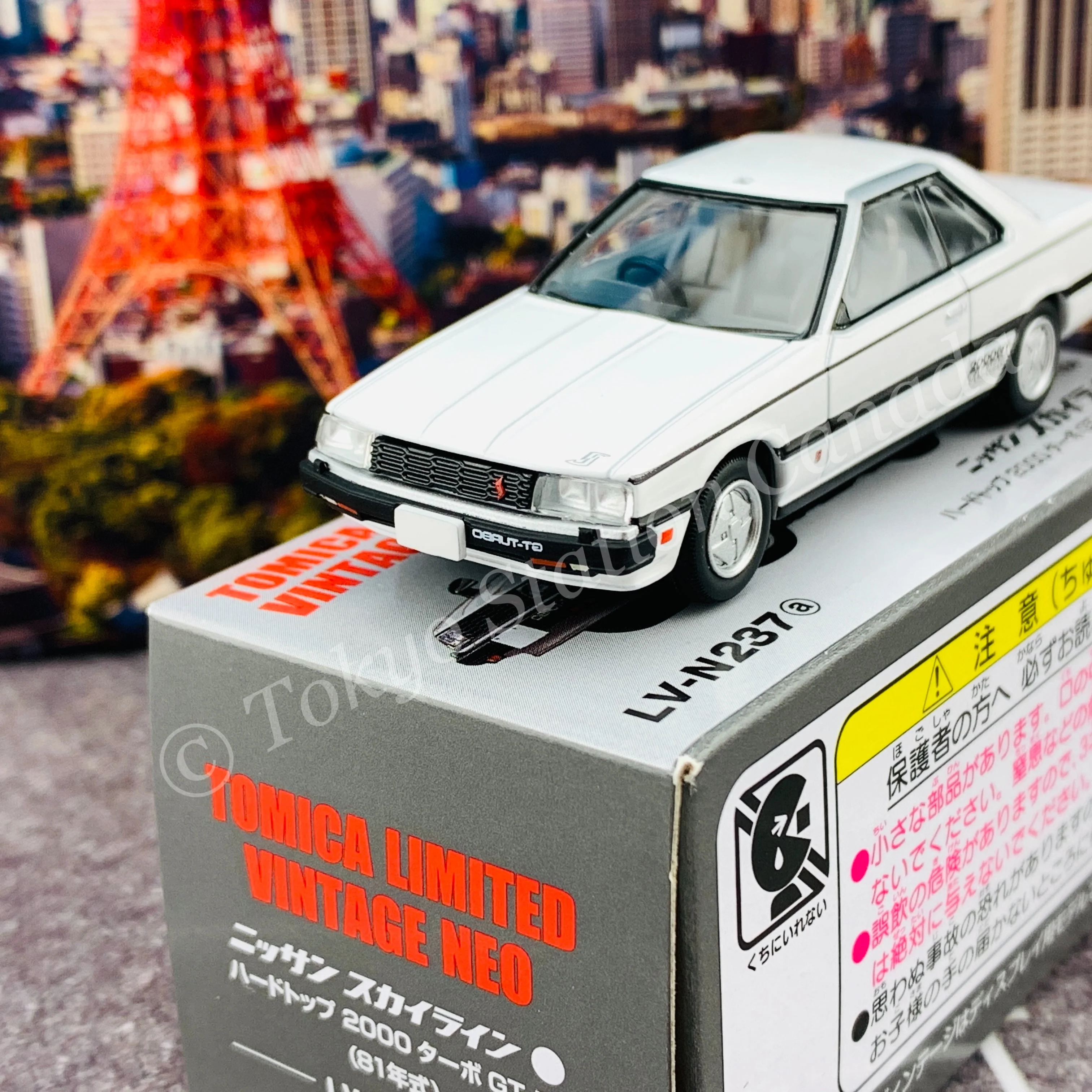 Tomytec Tomica Limited Vintage Neo 1/64 Nissan Skyline HT 2000 Turbo GT-ES (White) LV-N237a - Image 2