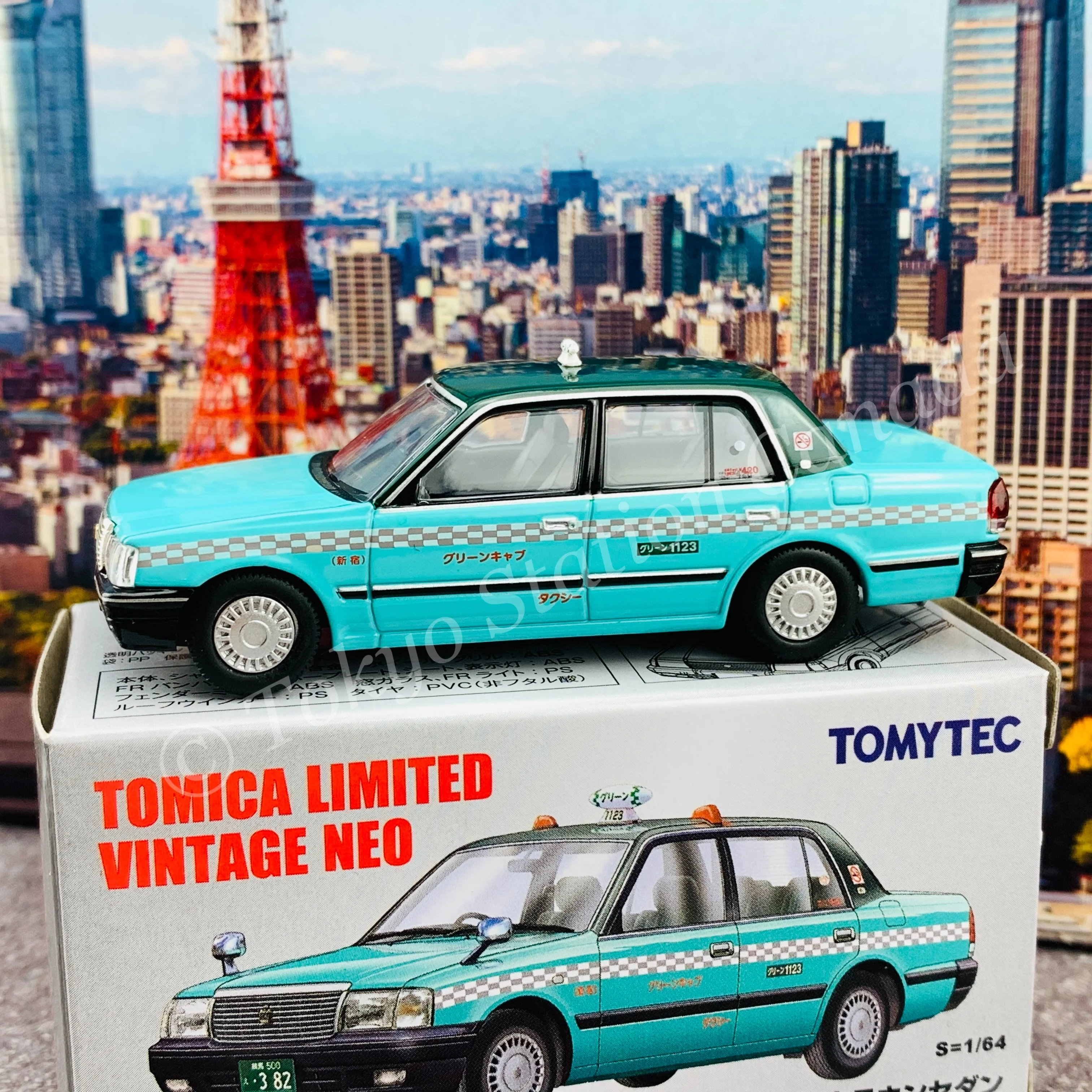 Tomytec Tomica Limited Vintage Neo 1/64 Toyota Crown Sedan Taxi (Green Cab) LV-N219c - Image 3