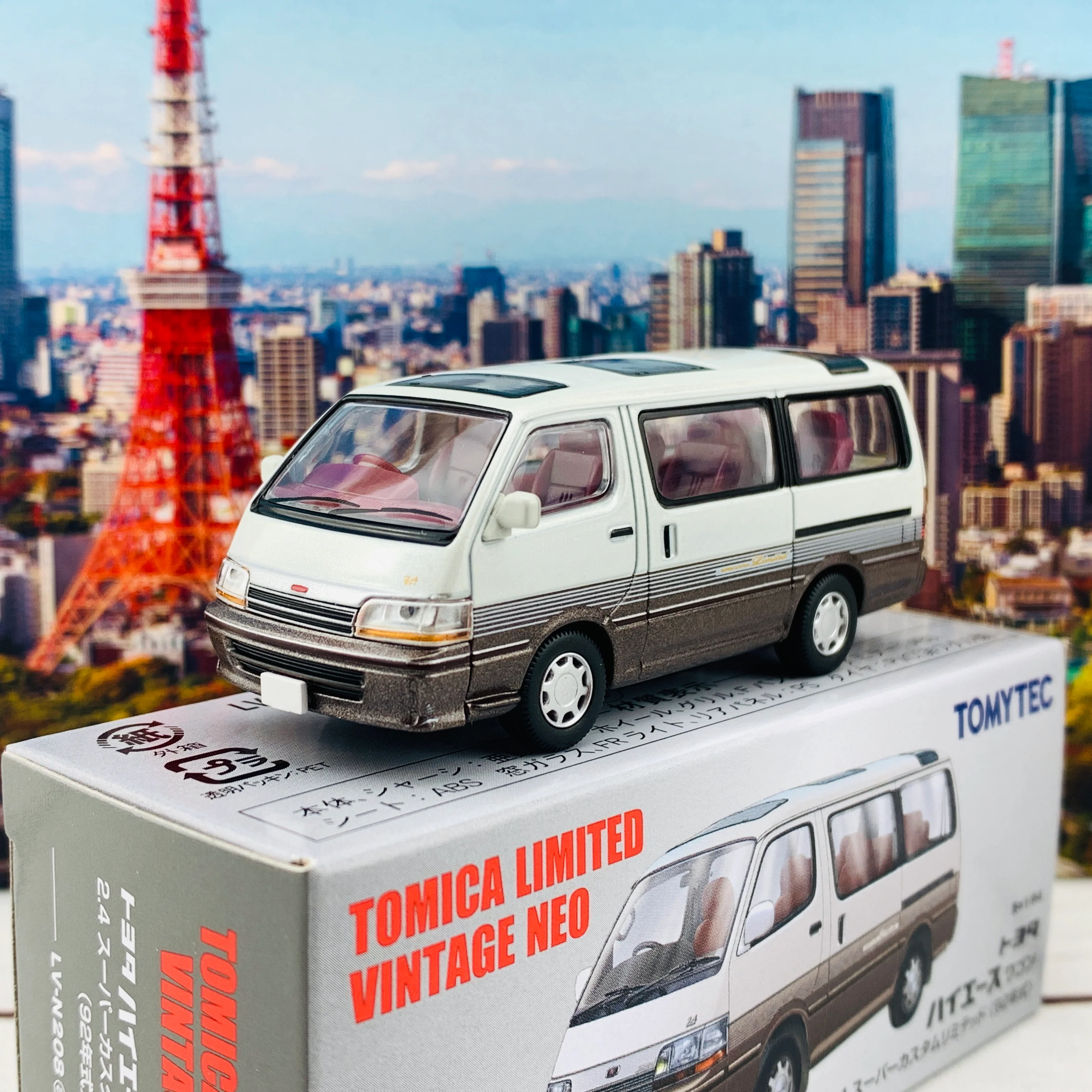 Tomytec Tomica Limited Vintage Neo 1/64 Toyota Hiace Wagon 2.4 Super Custom Limited 1992 White/Brown LV-N208a - Image 2