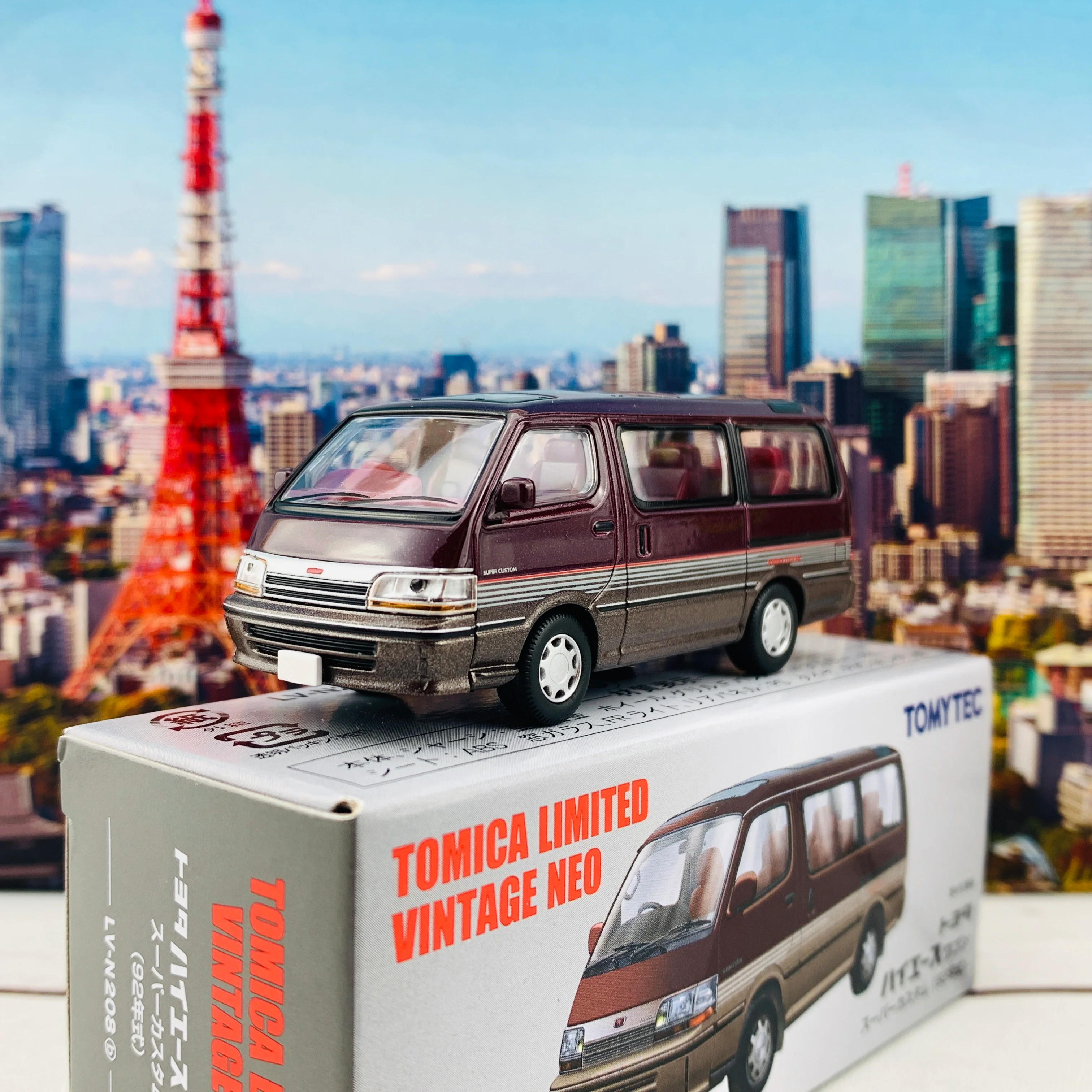 Tomytec Tomica Limited Vintage Neo 1/64 Toyota Hiace Wagon Super Custom 1992 Dark Red/Brown LV-N208b - Image 2