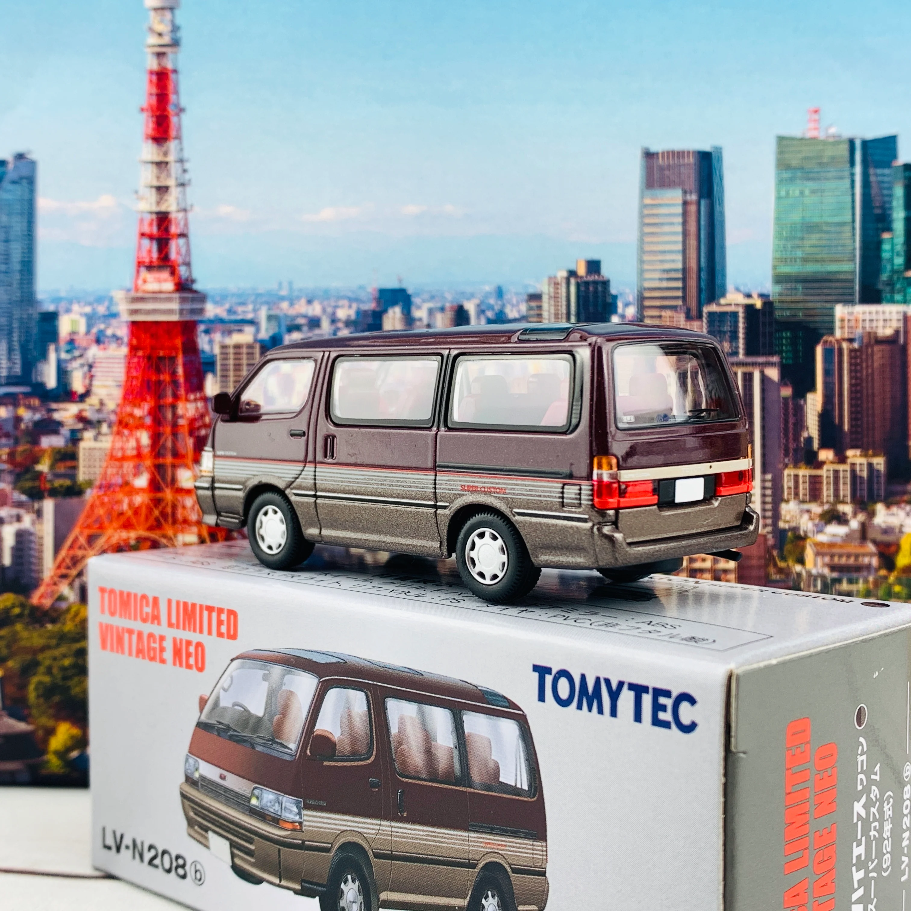 Tomytec Tomica Limited Vintage Neo 1/64 Toyota Hiace Wagon Super Custom 1992 Dark Red/Brown LV-N208b - Image 4