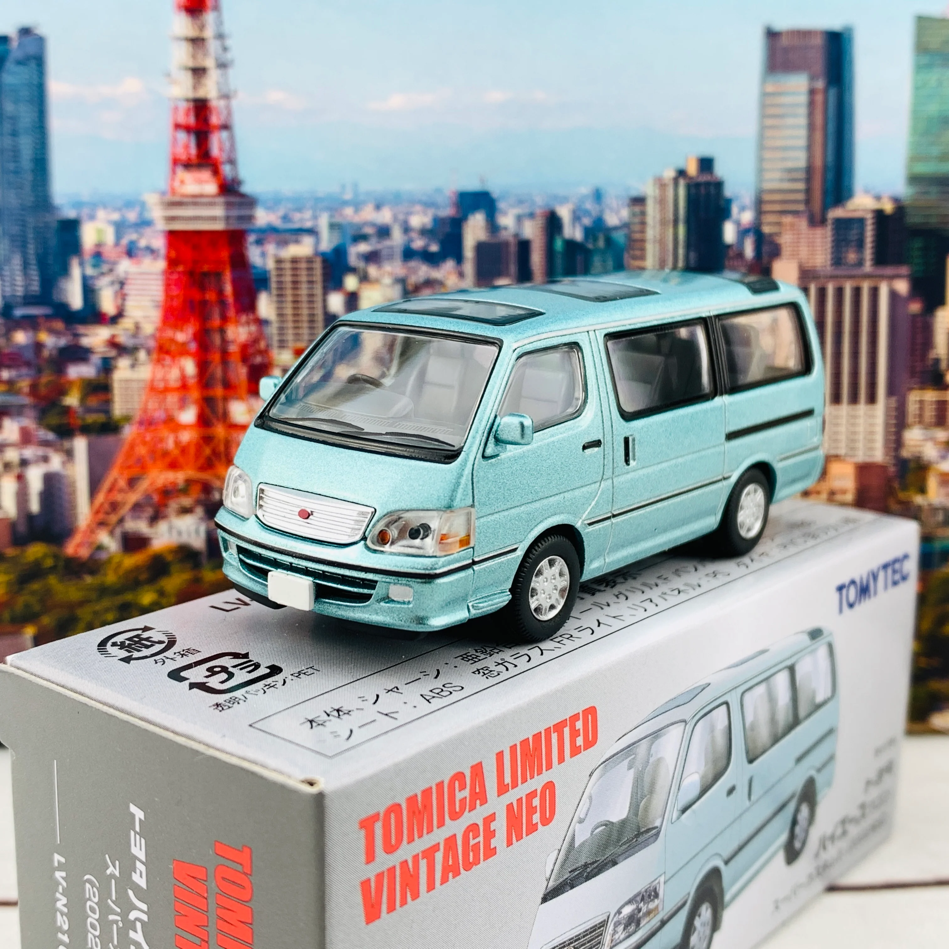 Tomytec Tomica Limited Vintage Neo 1/64 Toyota Hiace Wagon Super Custom G 2002 (Light green) LV-N216b - Image 2