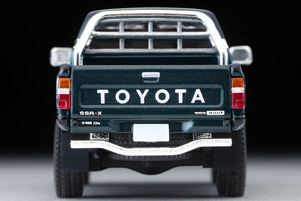 TOMYTEC Tomica Limited Vintage Neo 1/64 Toyota Hilux 4WD Double Cab SSR-X Option Equipped Vehicle (Green) 1995 Model LV-N255b - Image 3
