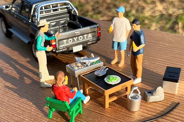 TOMYTEC Tomica Limited Vintage Neo Diocolle 64 Car Snap 14a BBQ2 (Toyota Hilux 4WD included) - Image 5