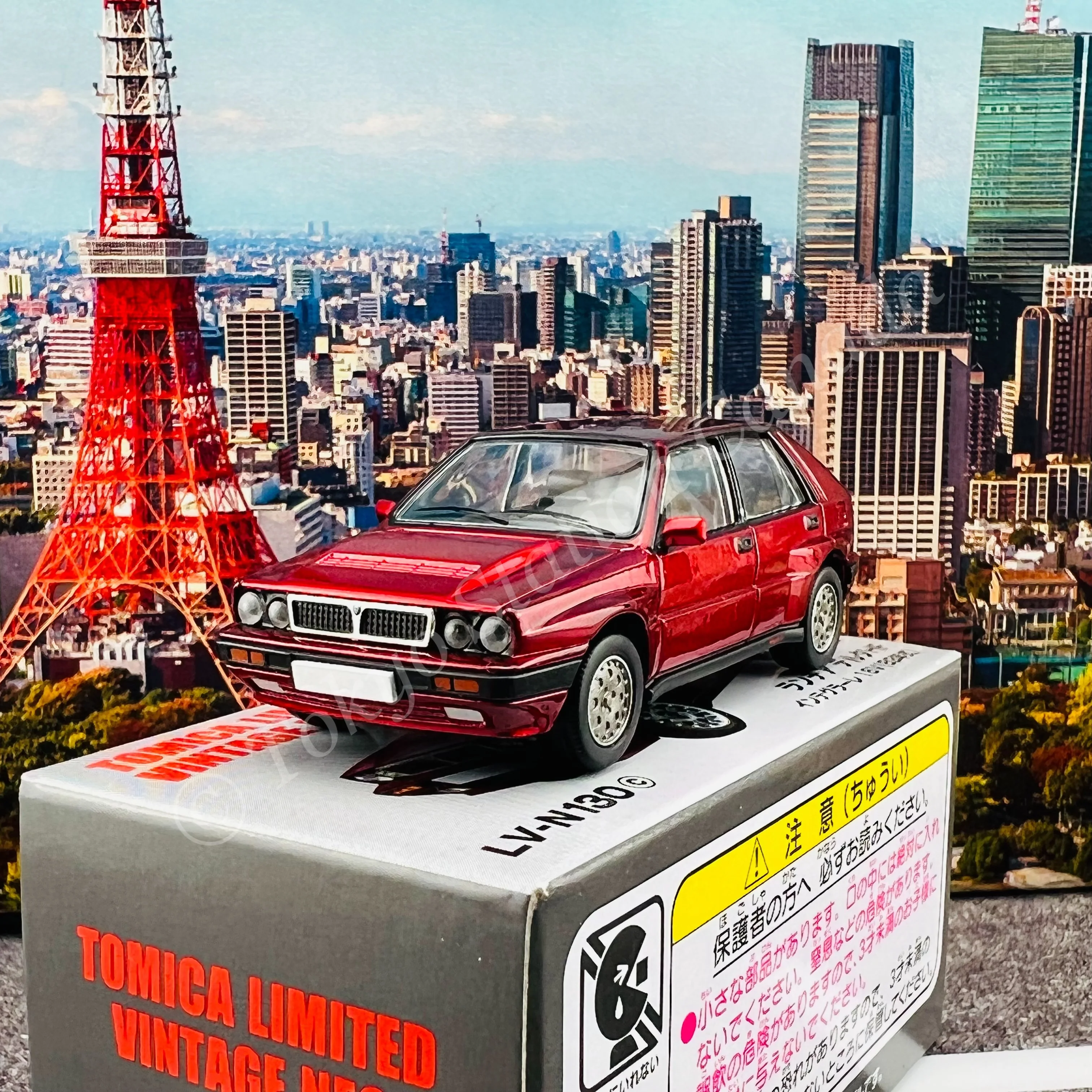 TOMYTEC Tomica Limited Vintage NEO 1/64 Lancia Delta HF Integrale 16V (wine) LV-N130c - Image 2