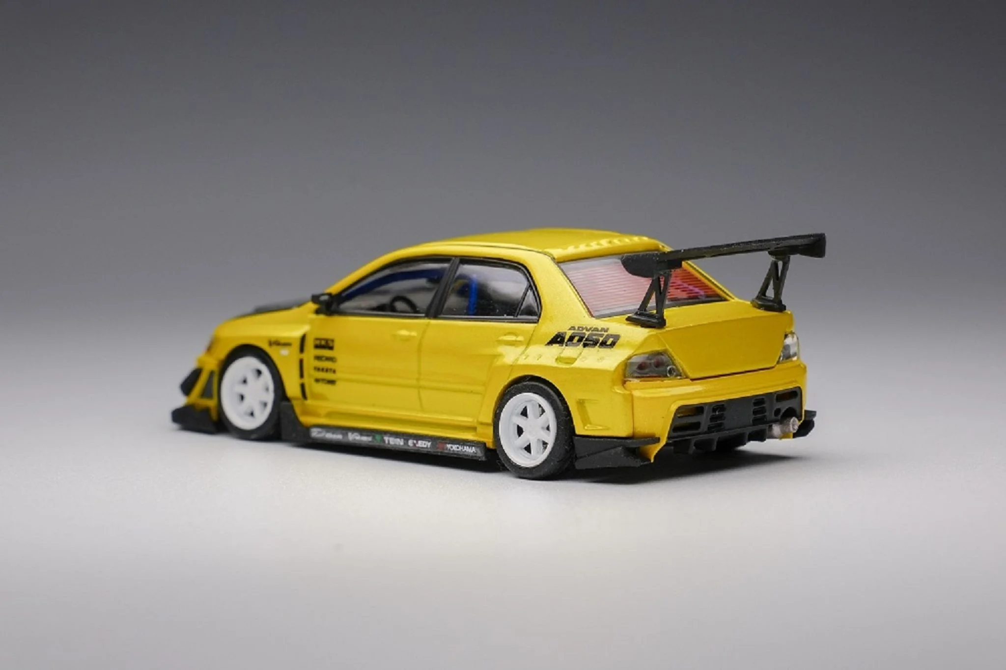 YES & PEAKO64 1/64 VARIS Lancer Evolution IX Yellow Metallic - Image 4