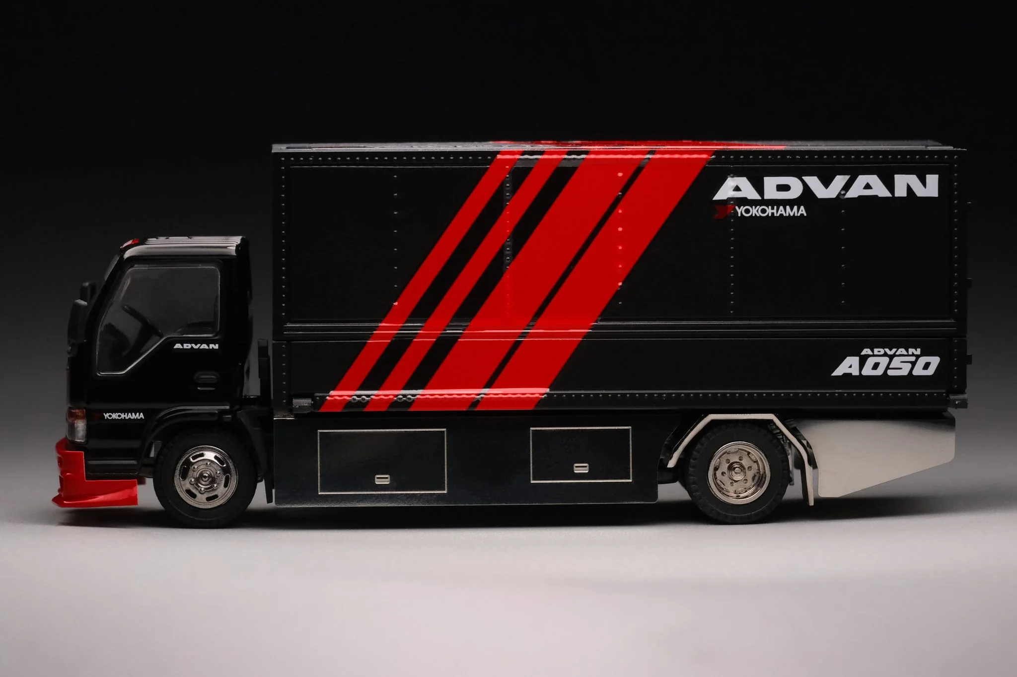 YES x PEAKO64 1/64 Semi Wide Wing Custom Truck Black/Red 63513 - Image 6