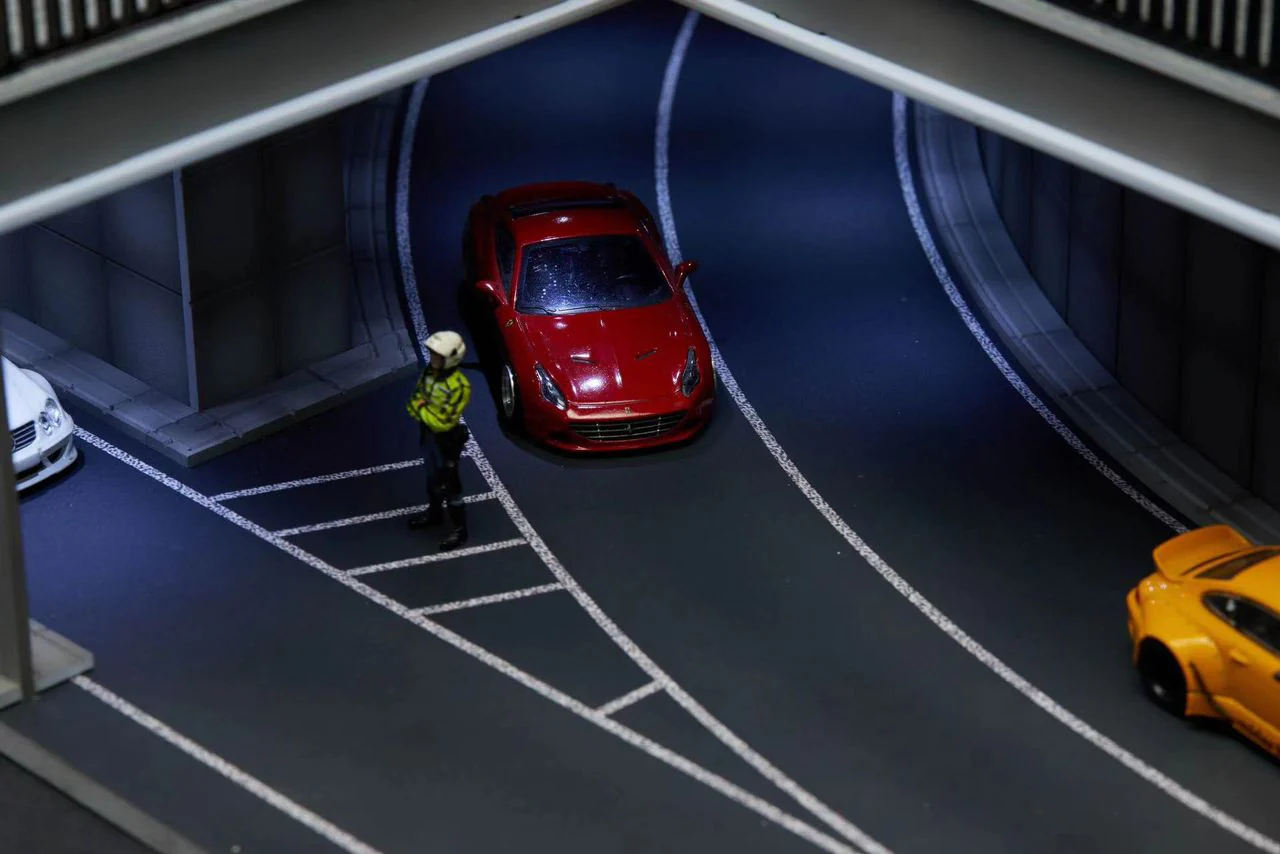 YOU & CAR 1/64 Tunnel Diorama - Image 3