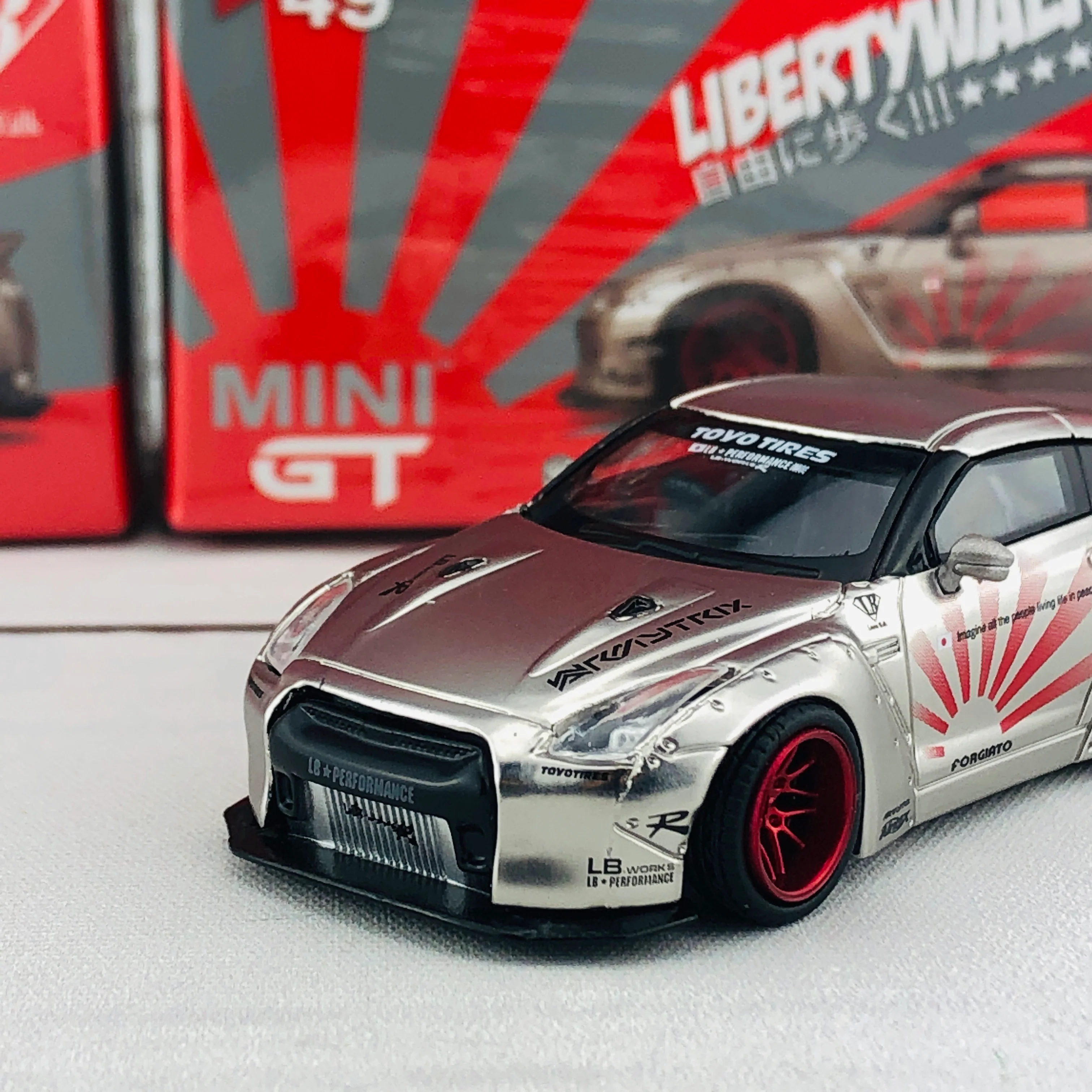 MINI GT 1/64 LB★WORKS Nissan GTR R35 Type 1  Rear Wing Version 2  Satin Silver RHD MGT00049-R - Image 3