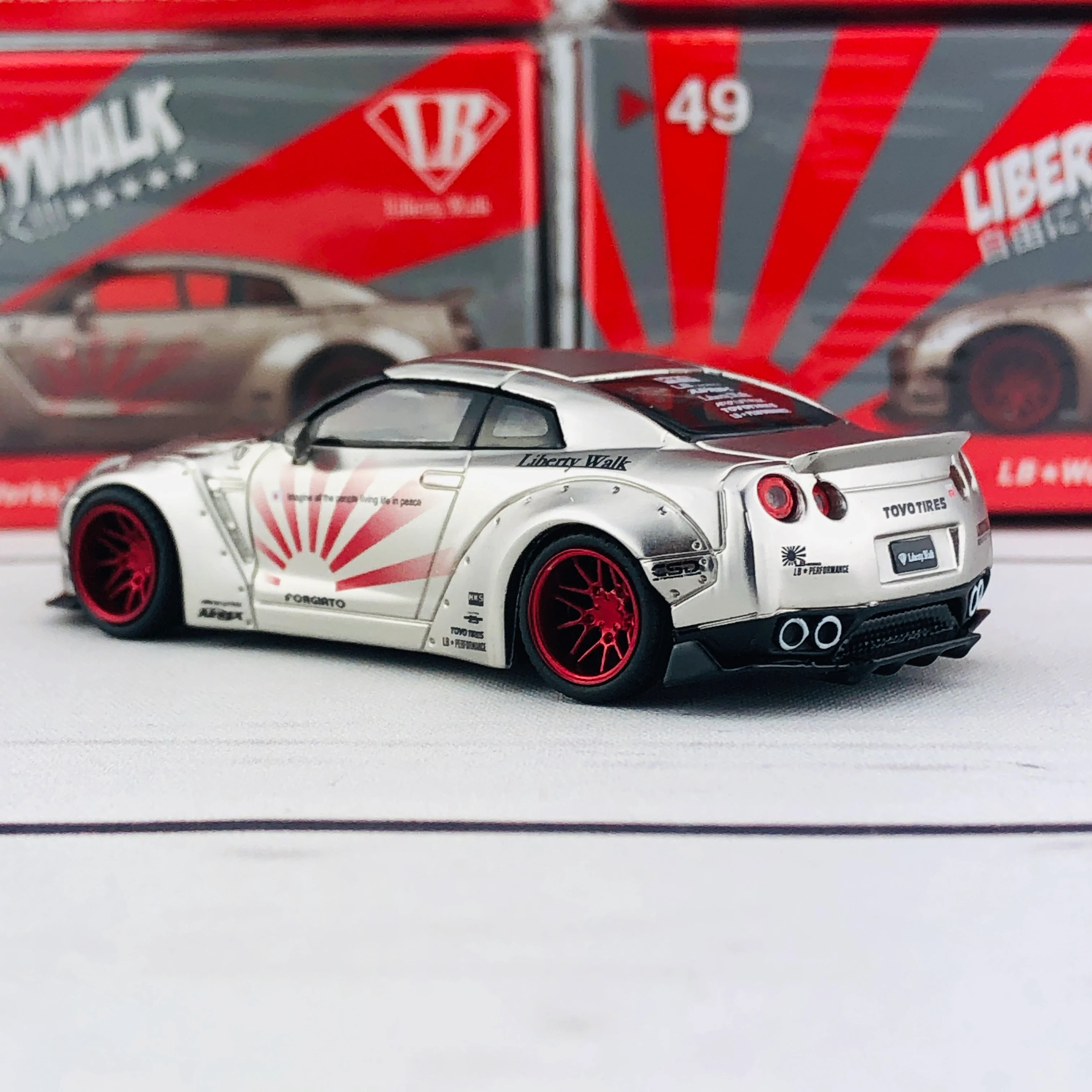 MINI GT 1/64 LB★WORKS Nissan GTR R35 Type 1  Rear Wing Version 2  Satin Silver RHD MGT00049-R - Image 4