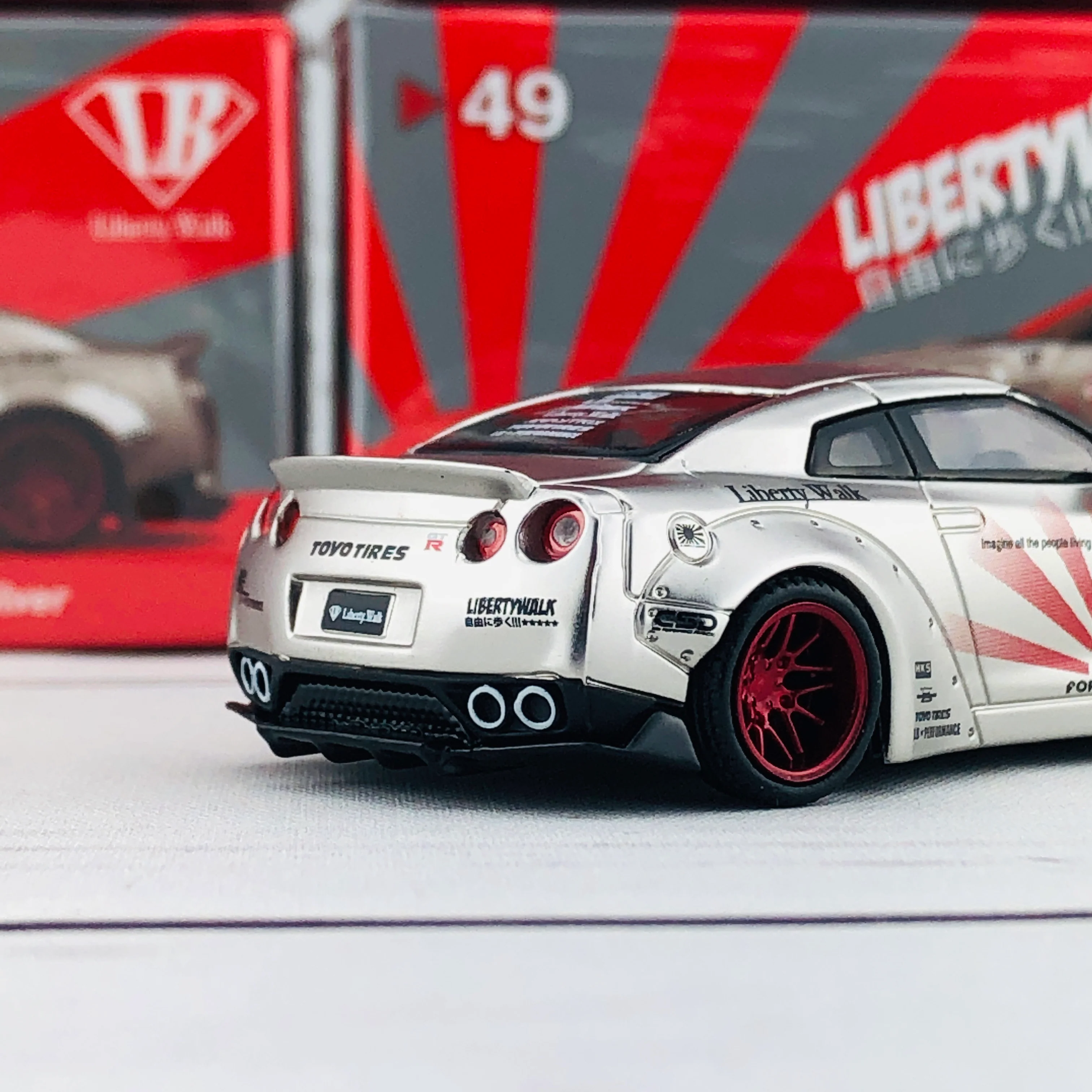 MINI GT 1/64 LB★WORKS Nissan GTR R35 Type 1  Rear Wing Version 2  Satin Silver RHD MGT00049-R - Image 5