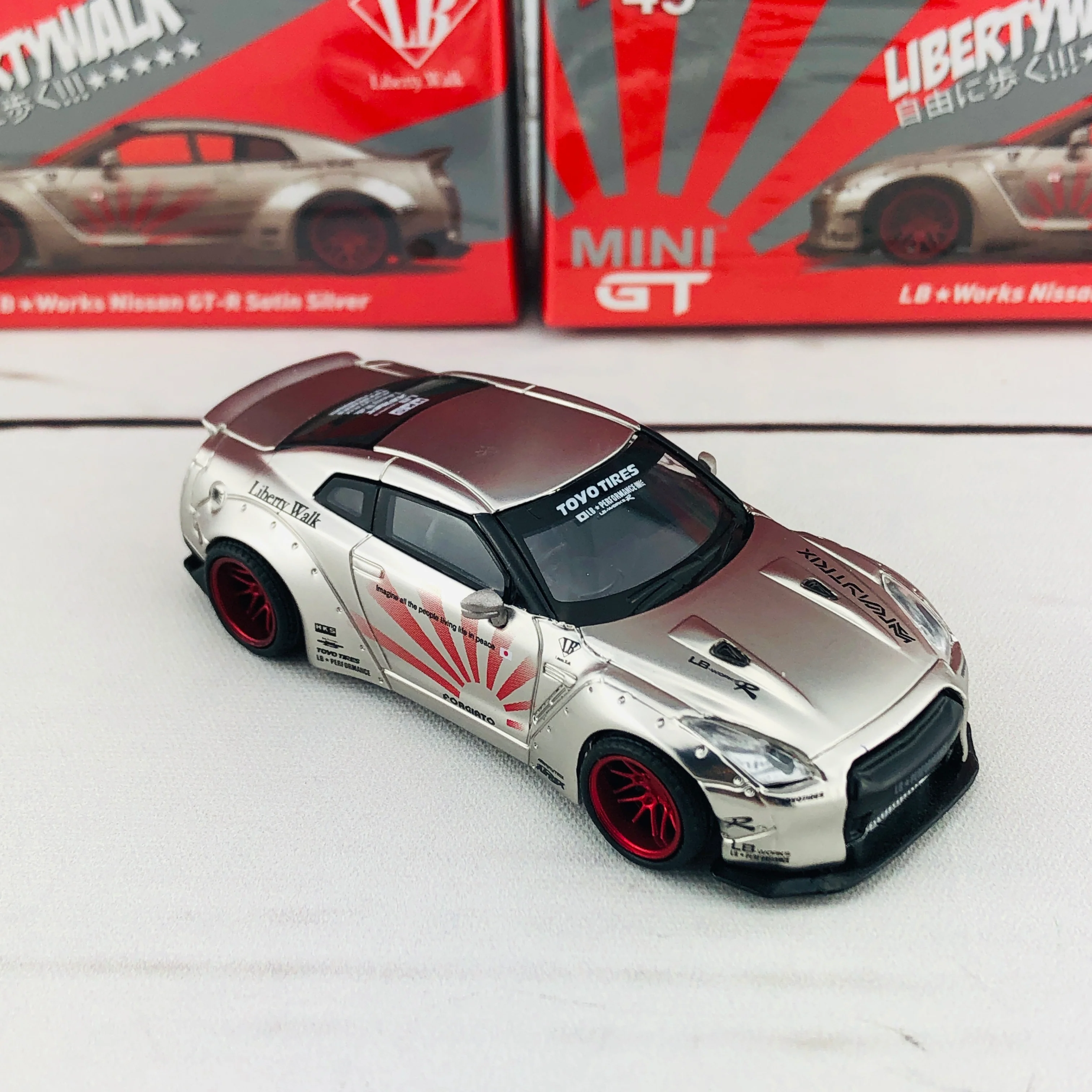 MINI GT 1/64 LB★WORKS Nissan GTR R35 Type 1  Rear Wing Version 2  Satin Silver RHD MGT00049-R - Image 6