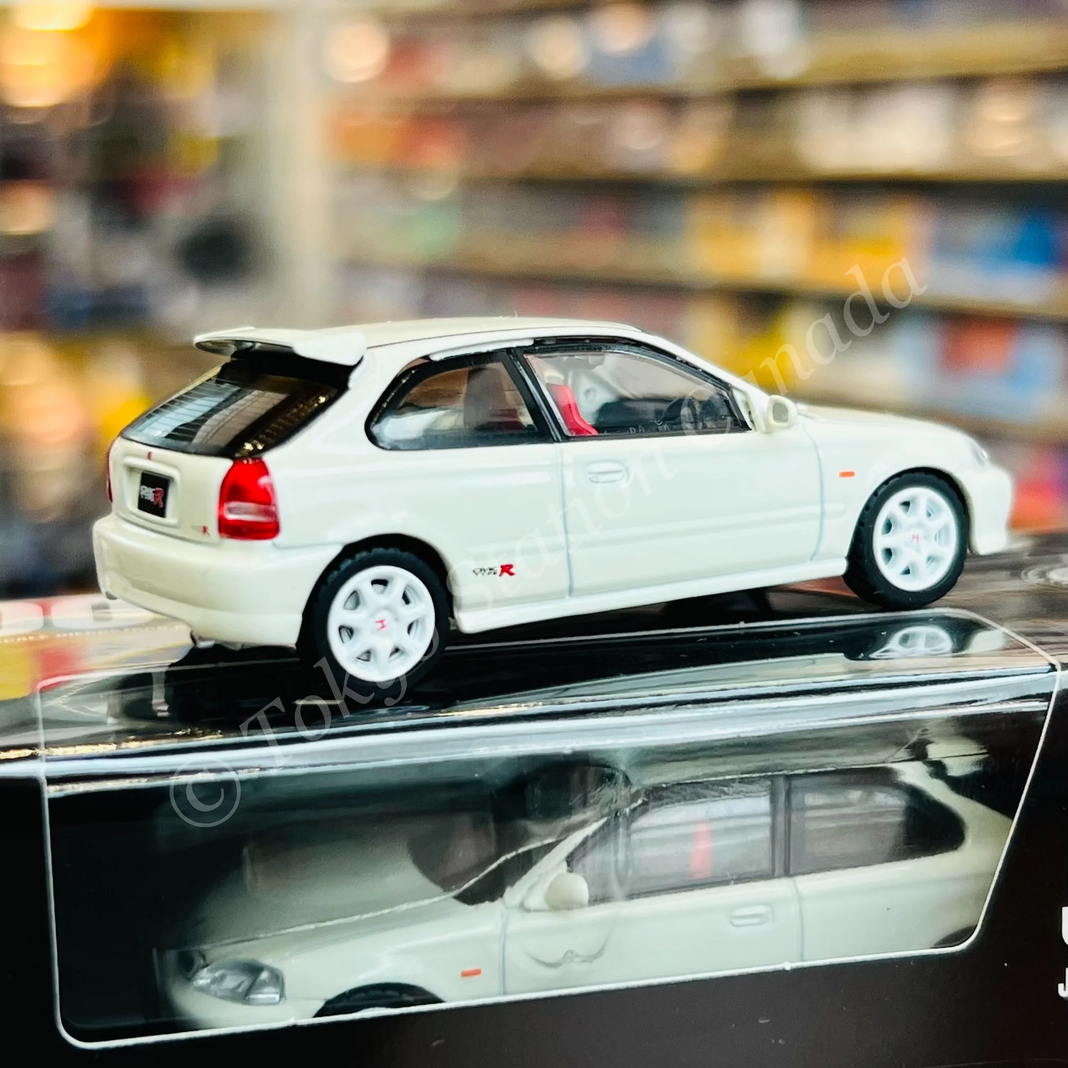 JDM64 by HOBBY JAPAN 1/64 Honda CIVIC TYPE R (EK9) - Championship White HJDM001-1 - Image 2
