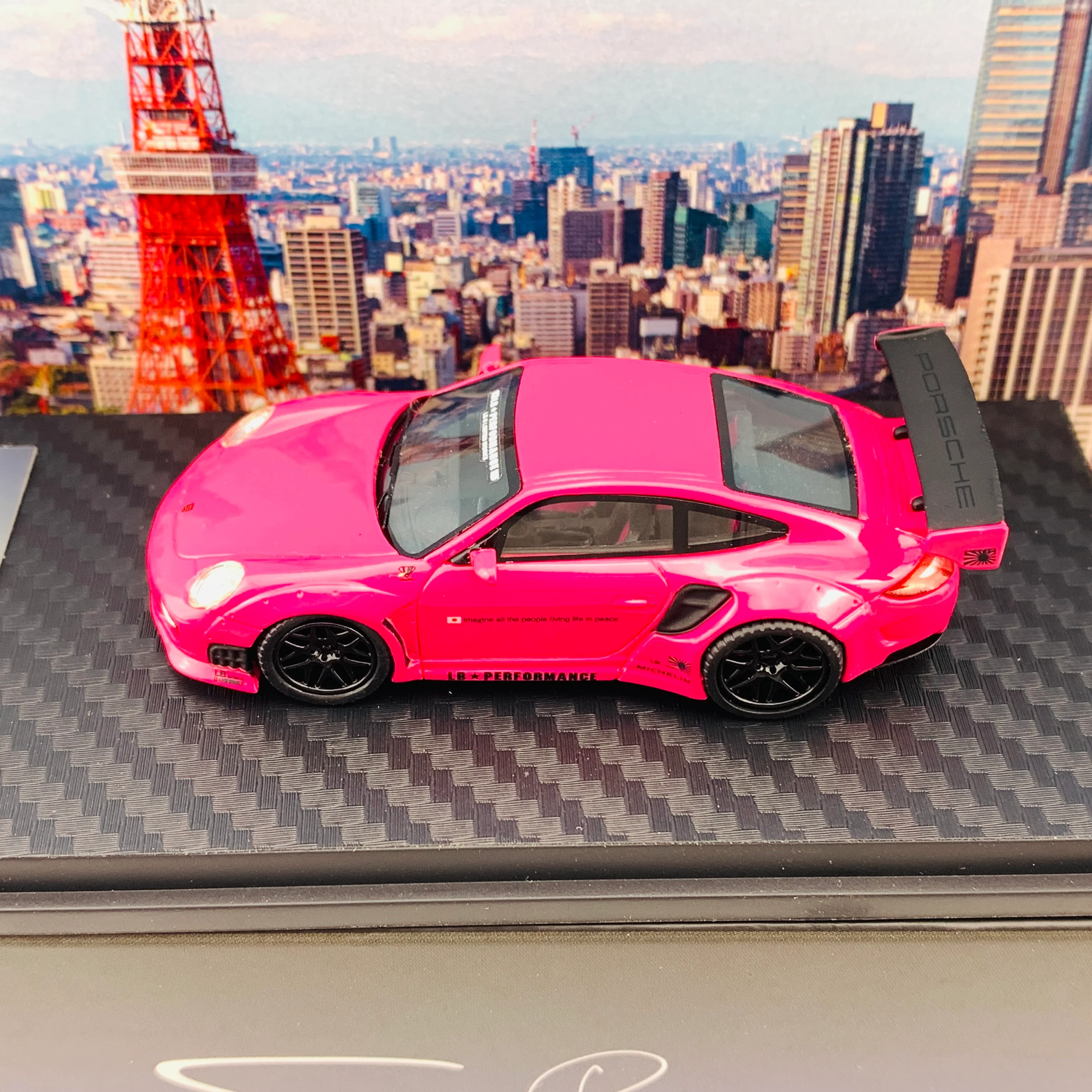 Scale Box 1/64 LB Porsche 997 Pink SB640002G - Image 4