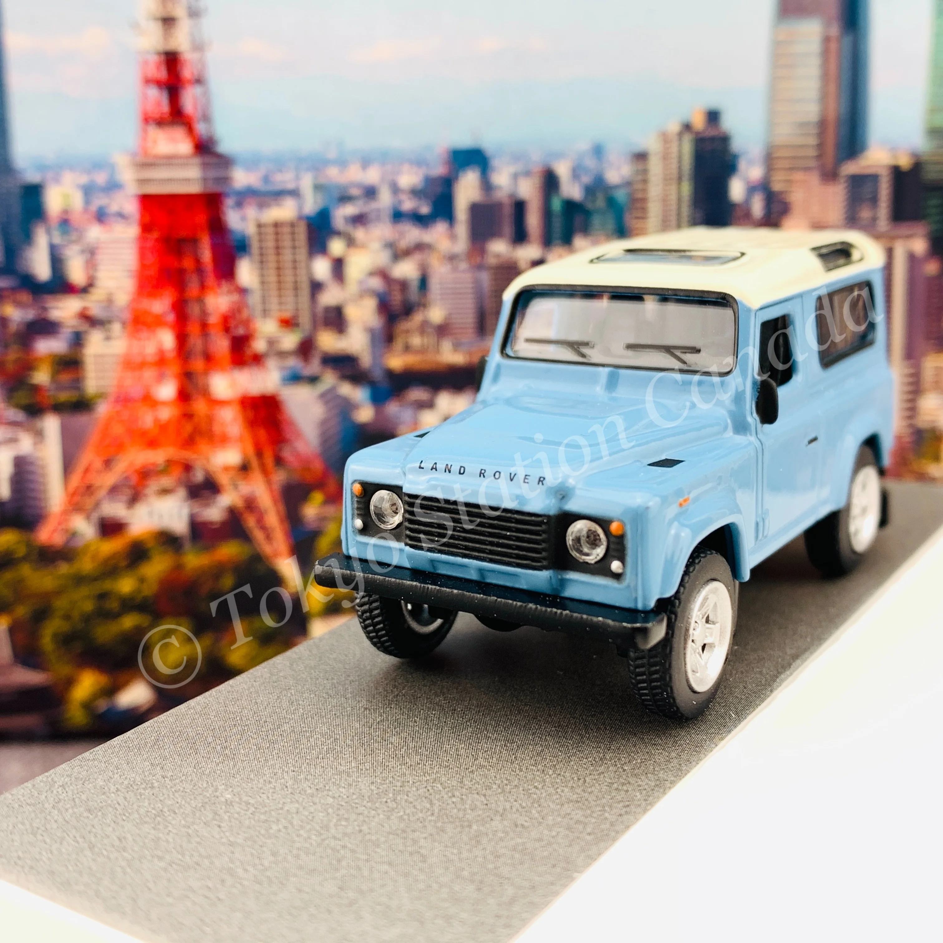 Schuco 1/64 Land Rover Defender 452027500 - Image 2