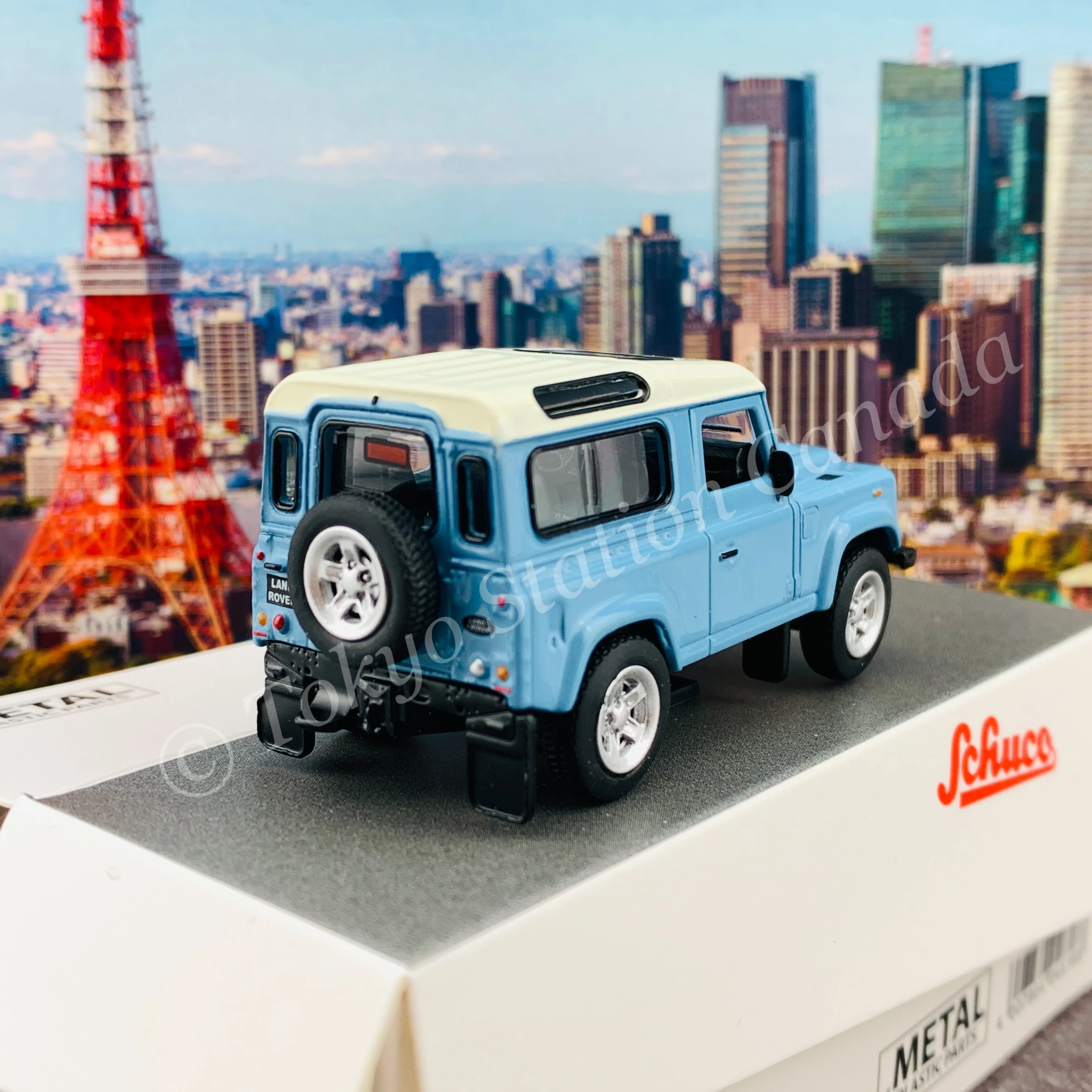 Schuco 1/64 Land Rover Defender 452027500 - Image 4