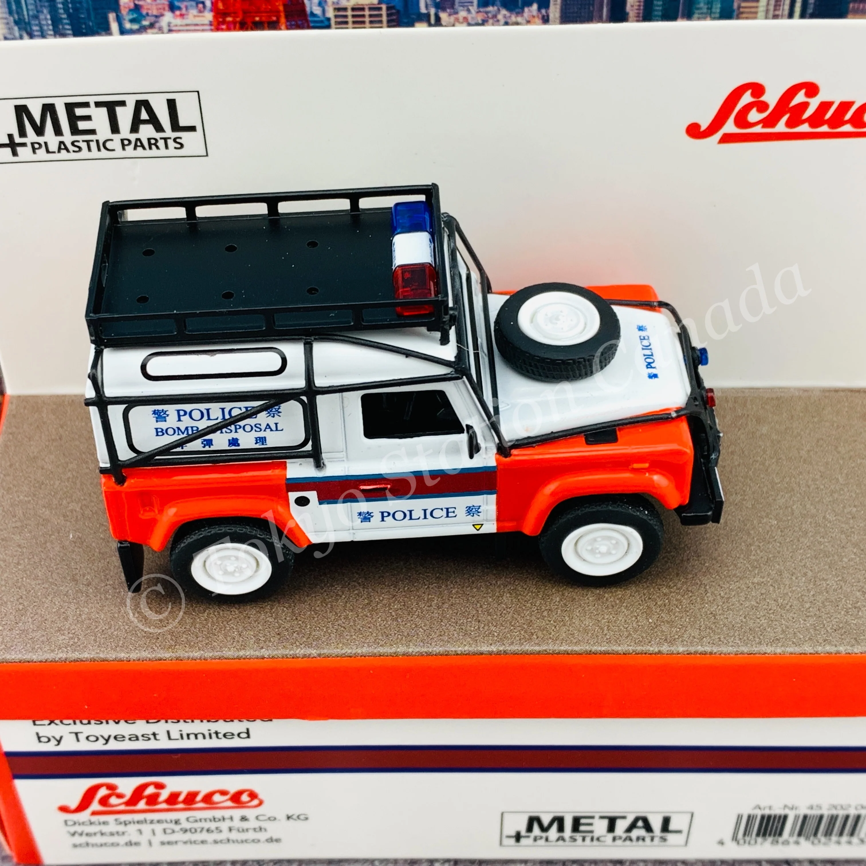 Schuco 1/64 Land Rover Defender Hong Kong Police EOD Bureau (Toyeast Limited Edition) 452020400 - Image 3