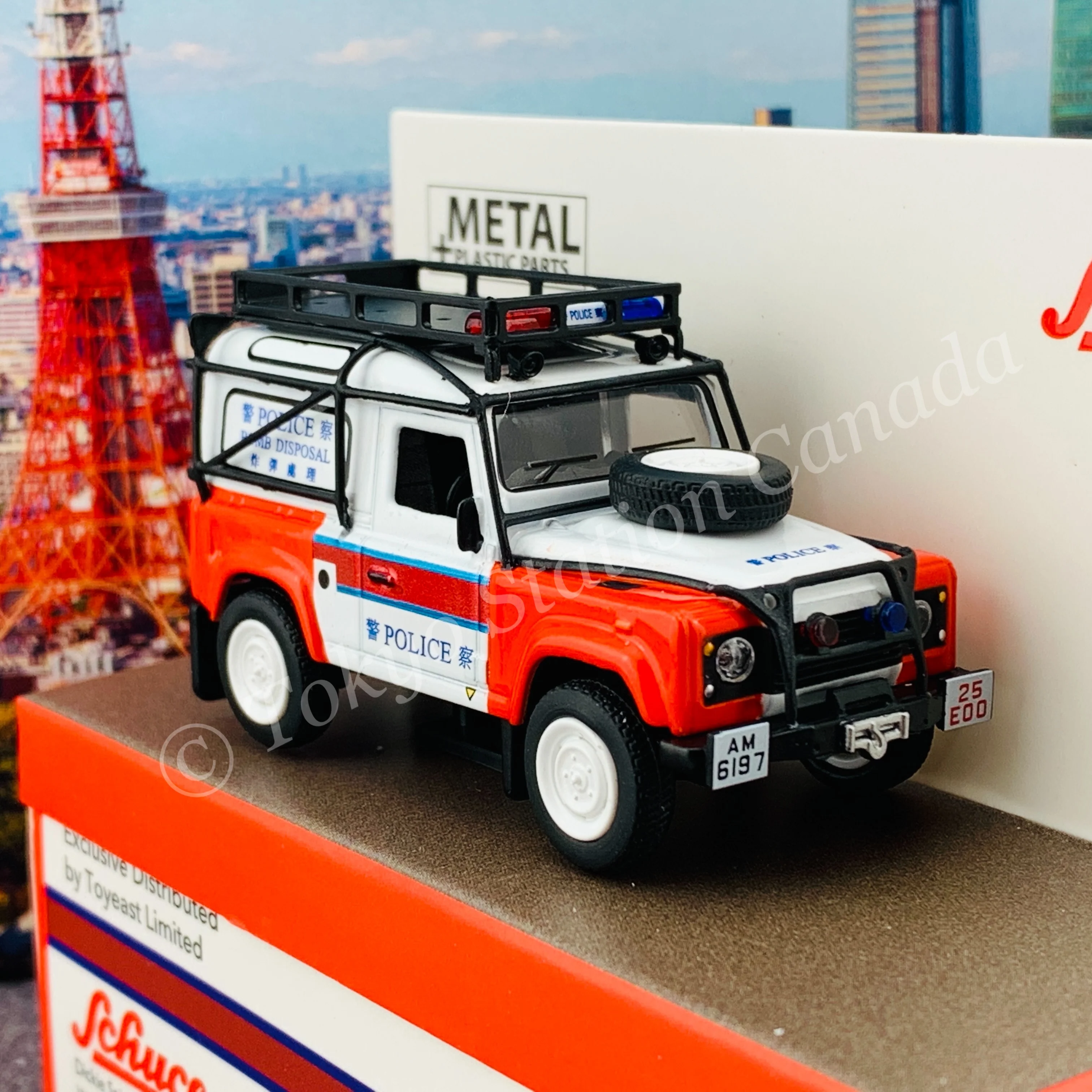 Schuco 1/64 Land Rover Defender Hong Kong Police EOD Bureau (Toyeast Limited Edition) 452020400 - Image 6