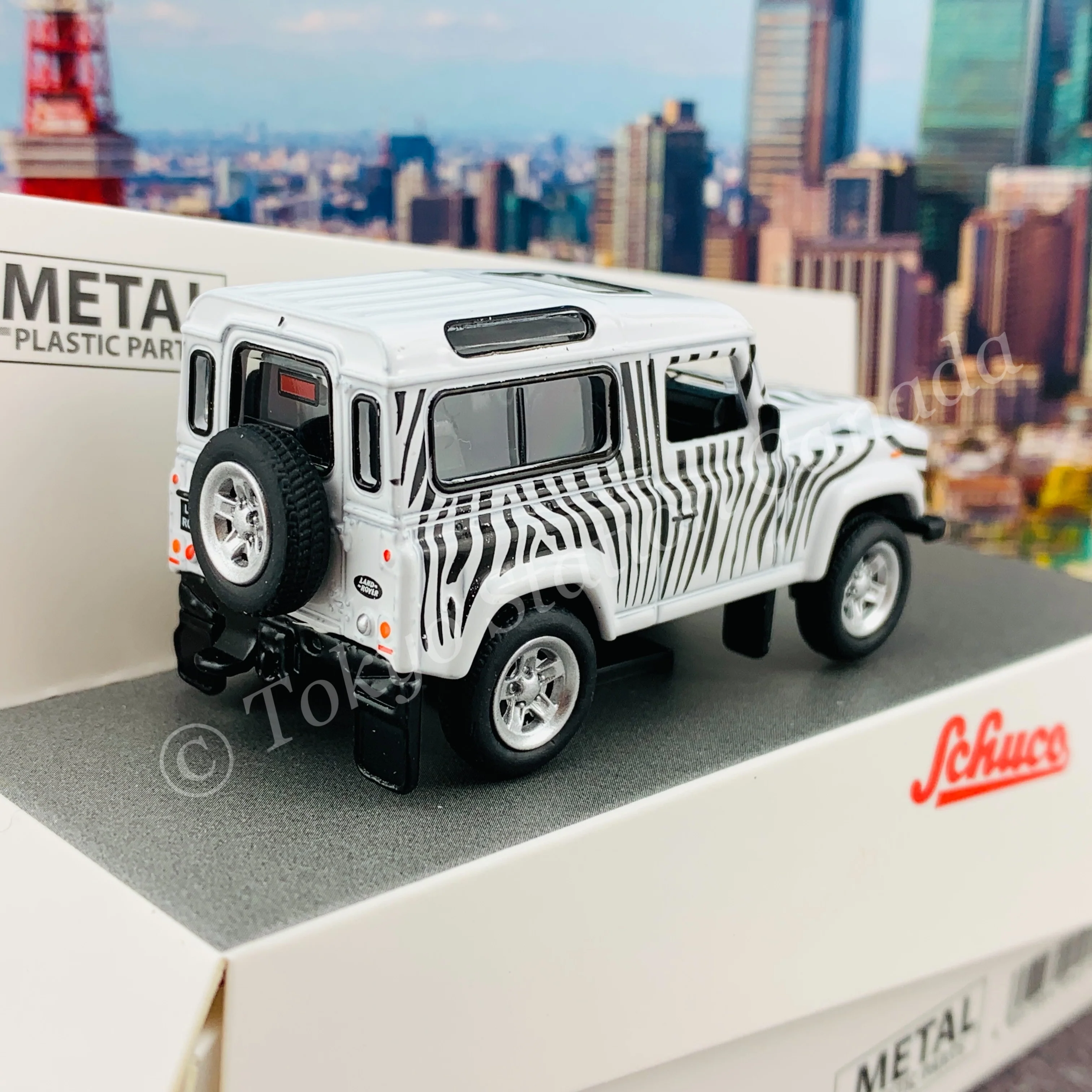 Schuco 1/64 Land Rover Defender Safari 452021800 - Image 4