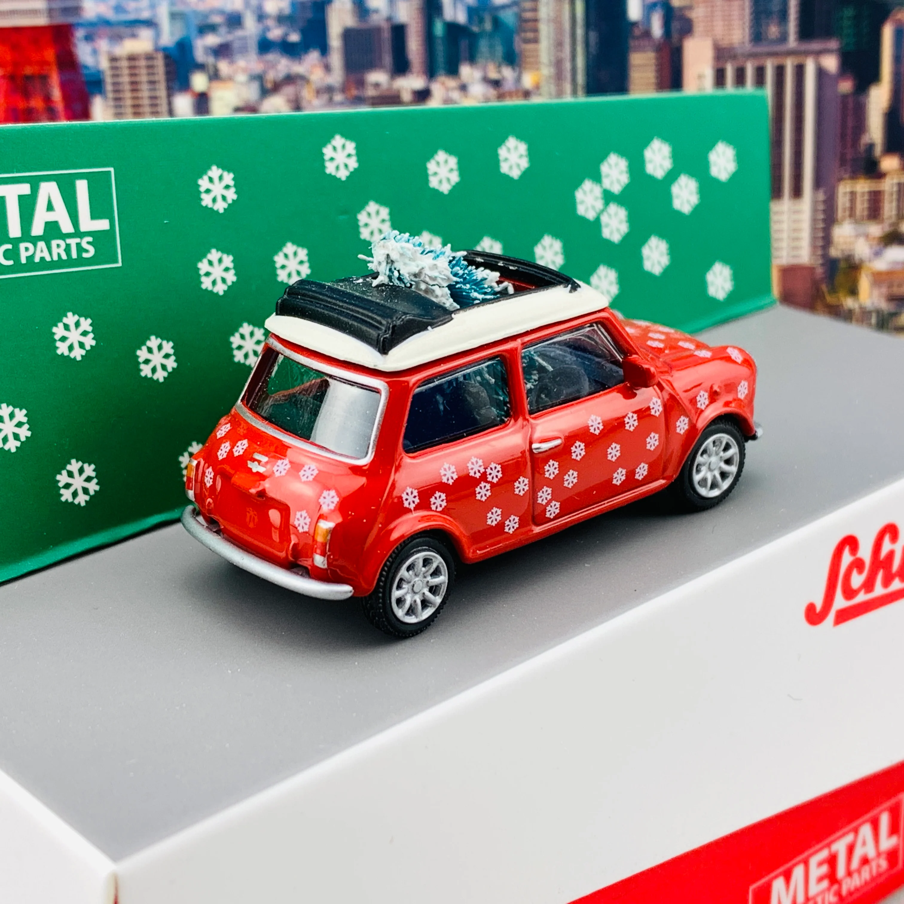Schuco 1/64 Mini Cooper Christmas Edition (Hong Kong Limited Edition) 452019600 - Image 4