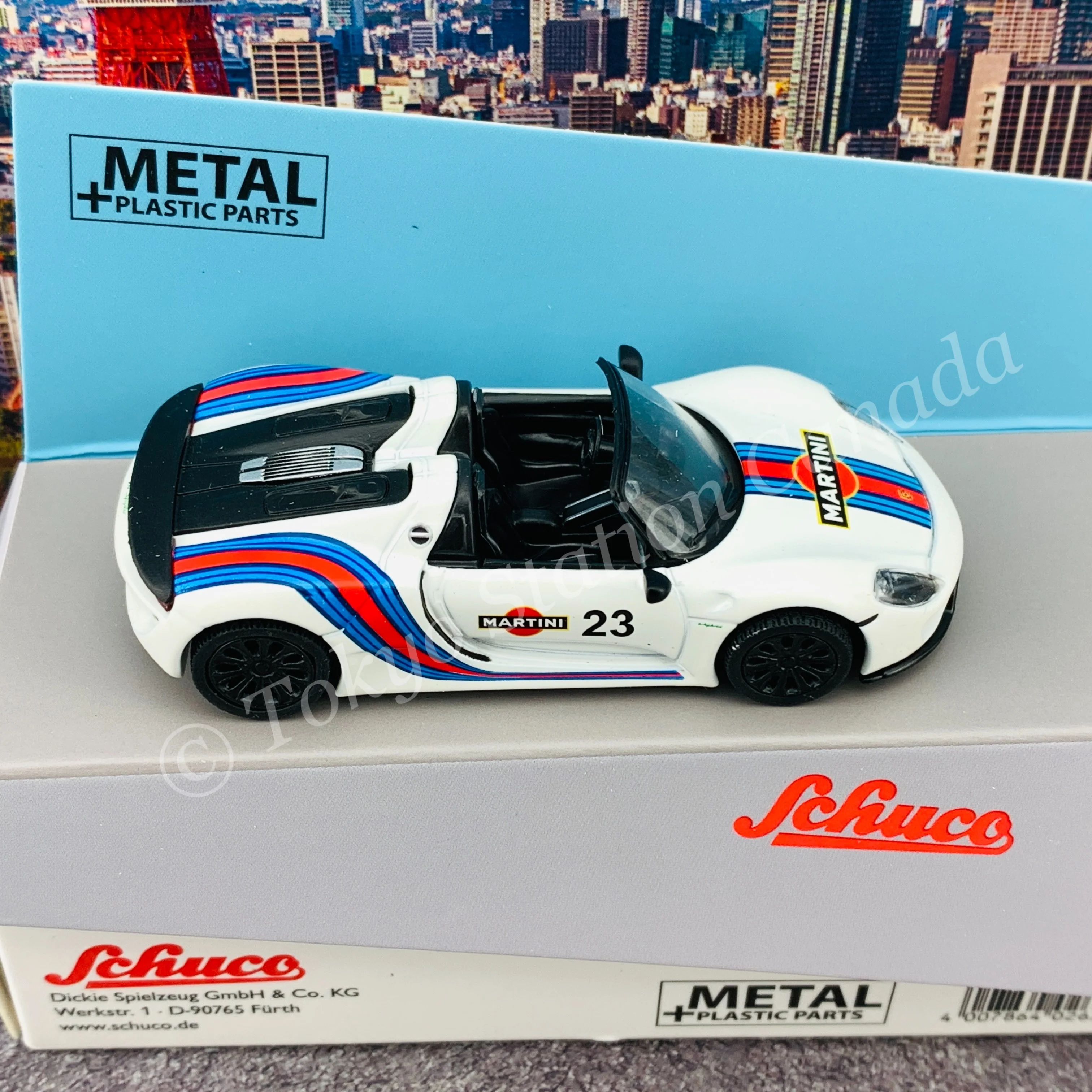 Schuco 1/64 Porsche 918 Spyder Martini White Hong Kong Limited Edition  452021100 - Image 5