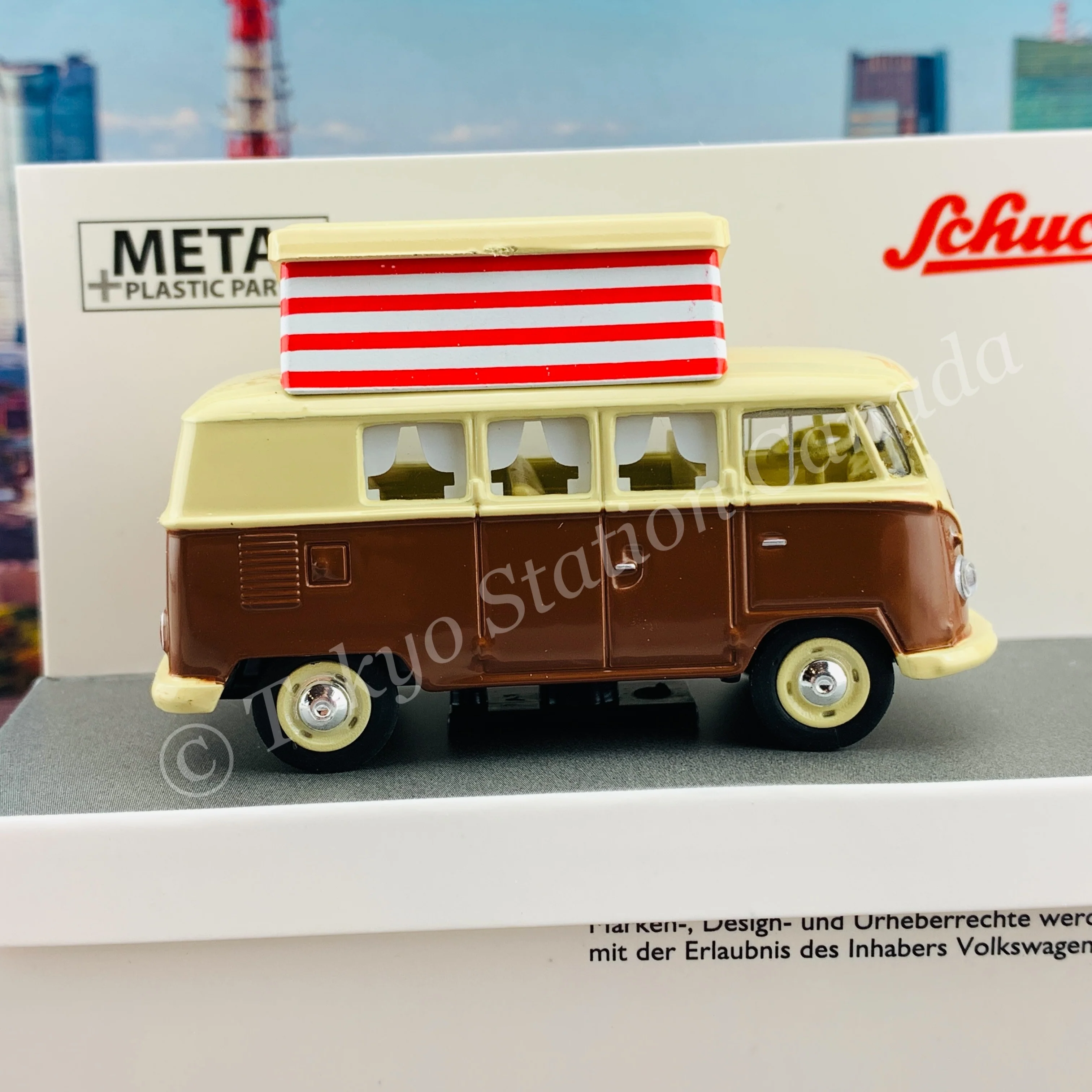 Schuco 1/64 Volkswagen T1 Camper 452026600 - Image 3