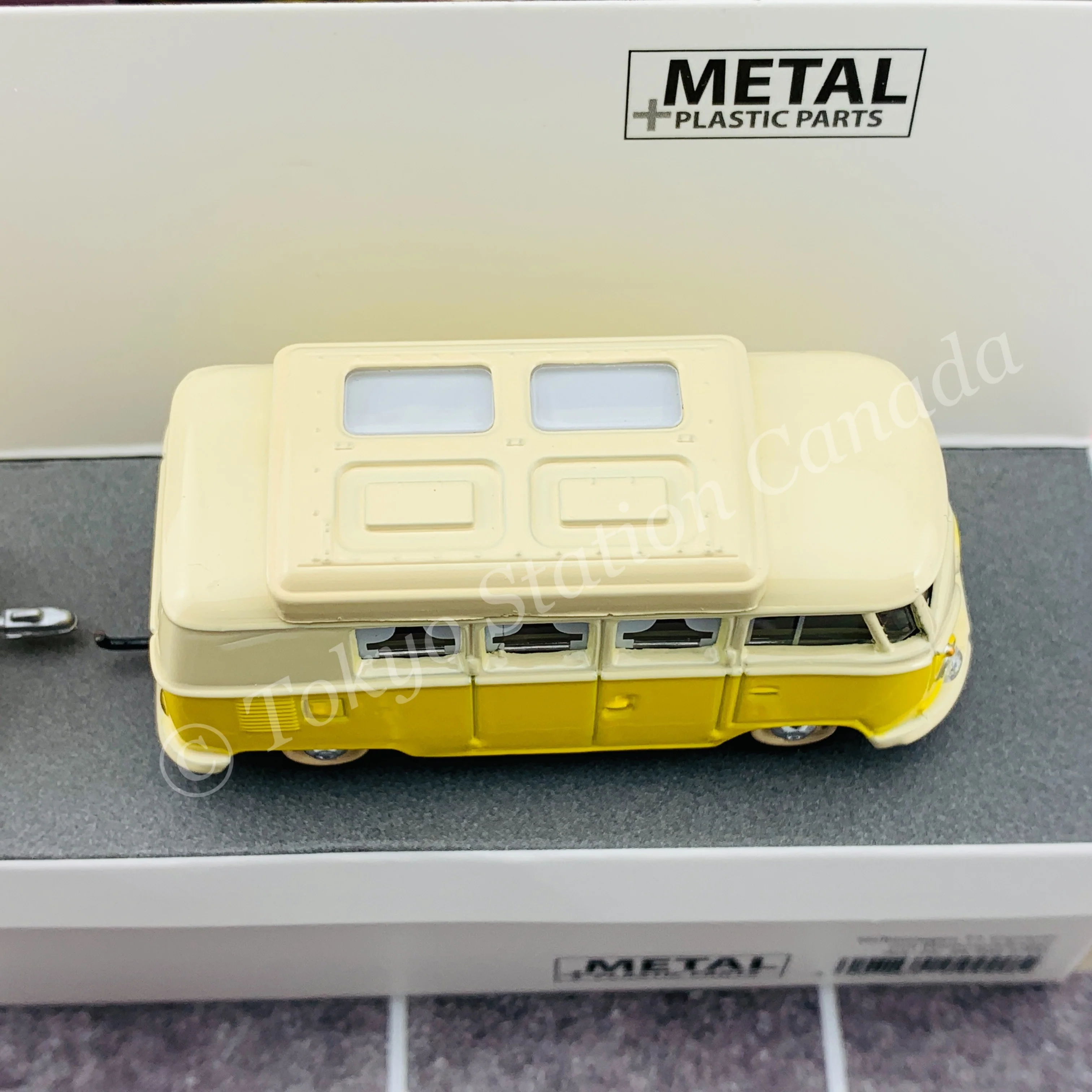 Schuco 1/64 Volkswagen T1 Camper with Caravan (mit Wohnanhanger) 452026700 - Image 6