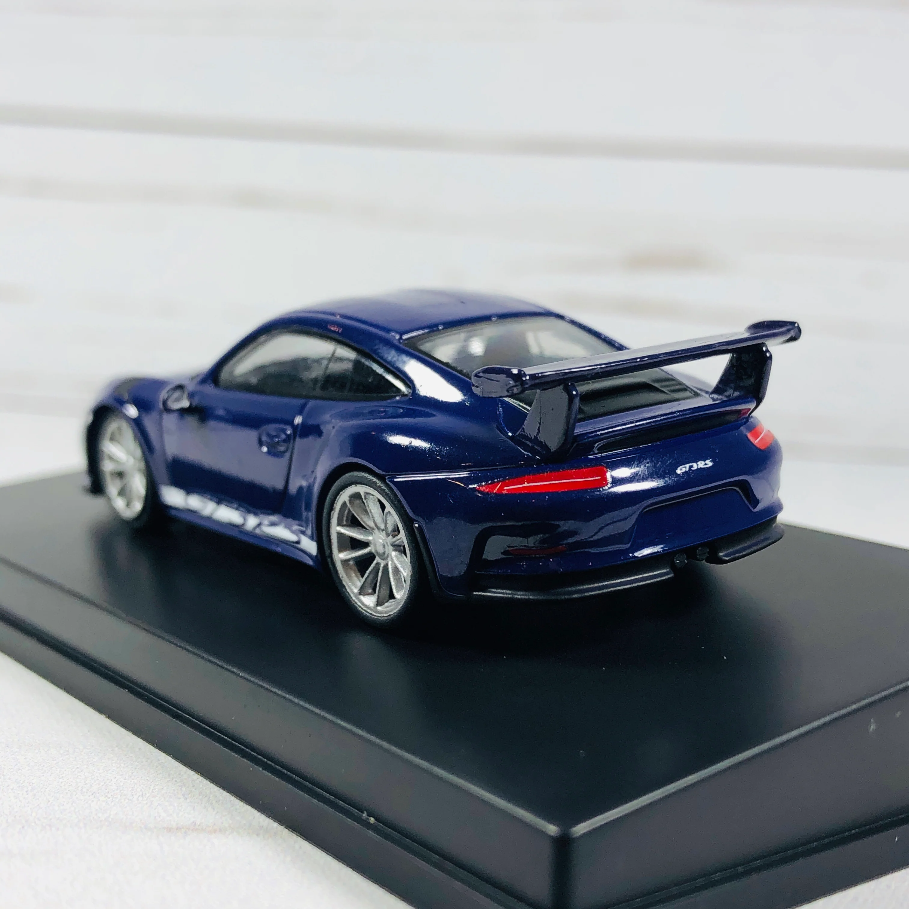 Sparky 1/64 Porsche 911 GT3 RS 2016 Ultra Violet Y072 - Image 6