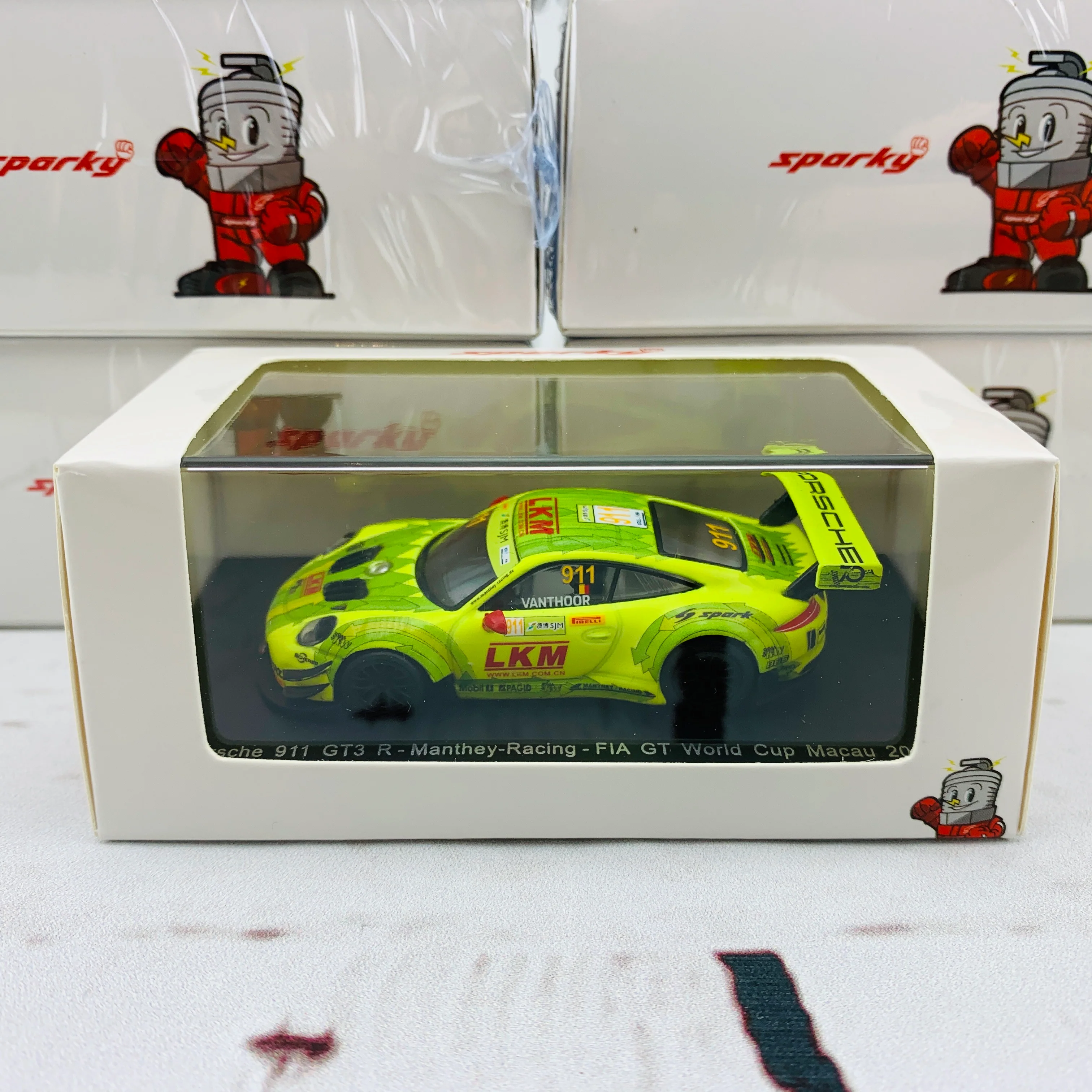 Sparky 1/64 PORSCHE 911 GT3 R NO.911 MANTHEY-RACING FIA GT WORLD CUP MACAU 2018 LAURENS VANTHOOR Y127 - Image 4
