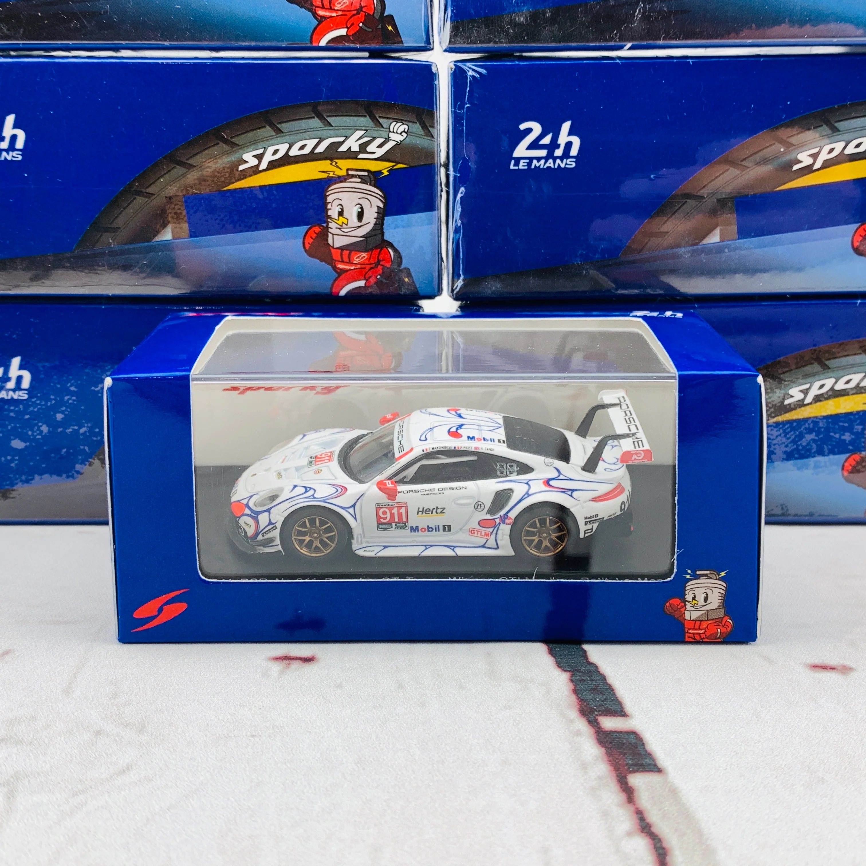 Sparky 1/64 PORSCHE 911 RSR NO.911 PORSCHE GT TEAM WINNER GTLM CLASS PETIT LE MANS 2018 P. PILET - N. TANDY - F. MAKOWIECKI Y135 - Image 5