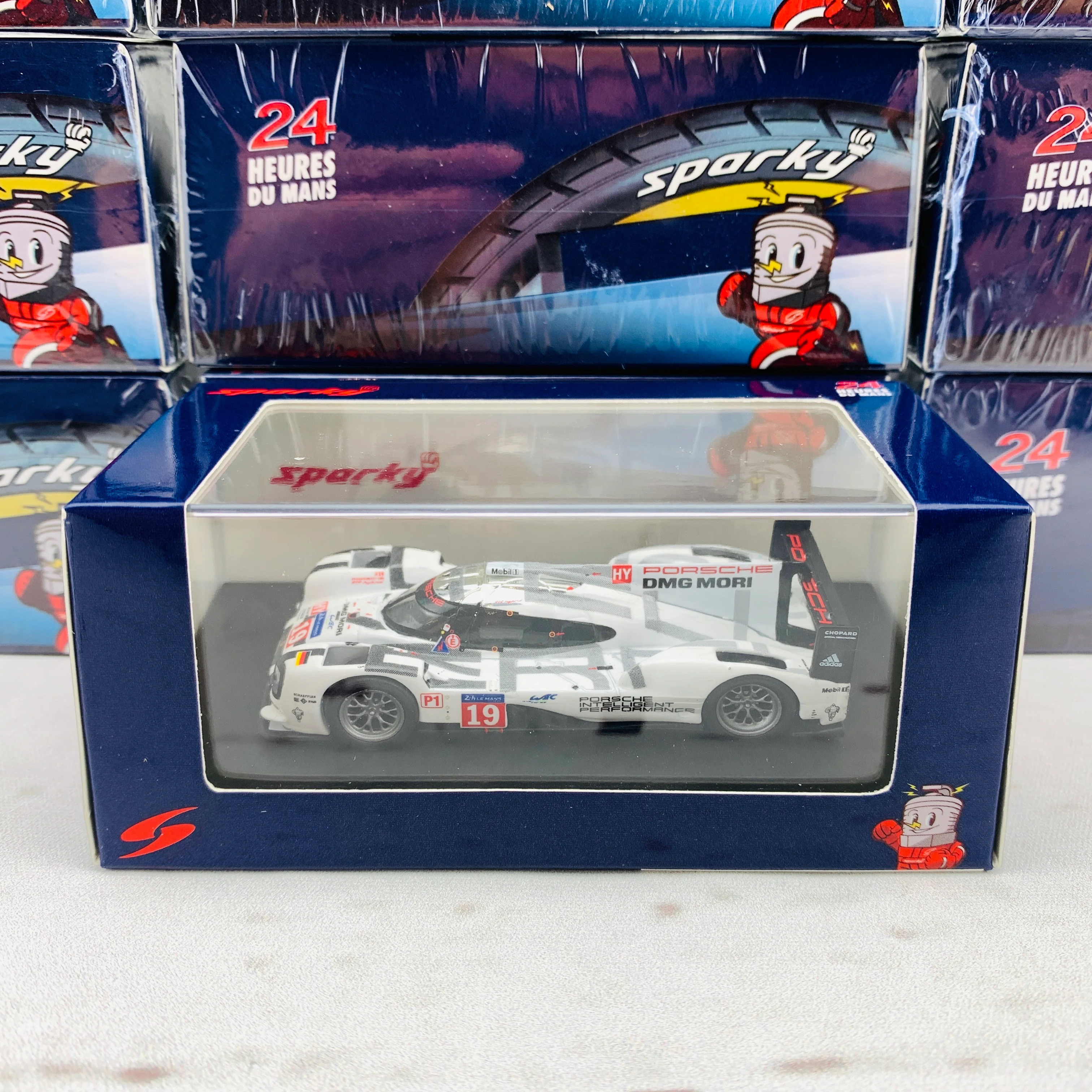 Sparky 1/64 PORSCHE 919 HYBRID NO.19 PORSCHE TEAM WINNER 24H LE MANS 2015 N. HÜLKENBERG - E. BAMBER - N. TANDY Y094 - Image 4