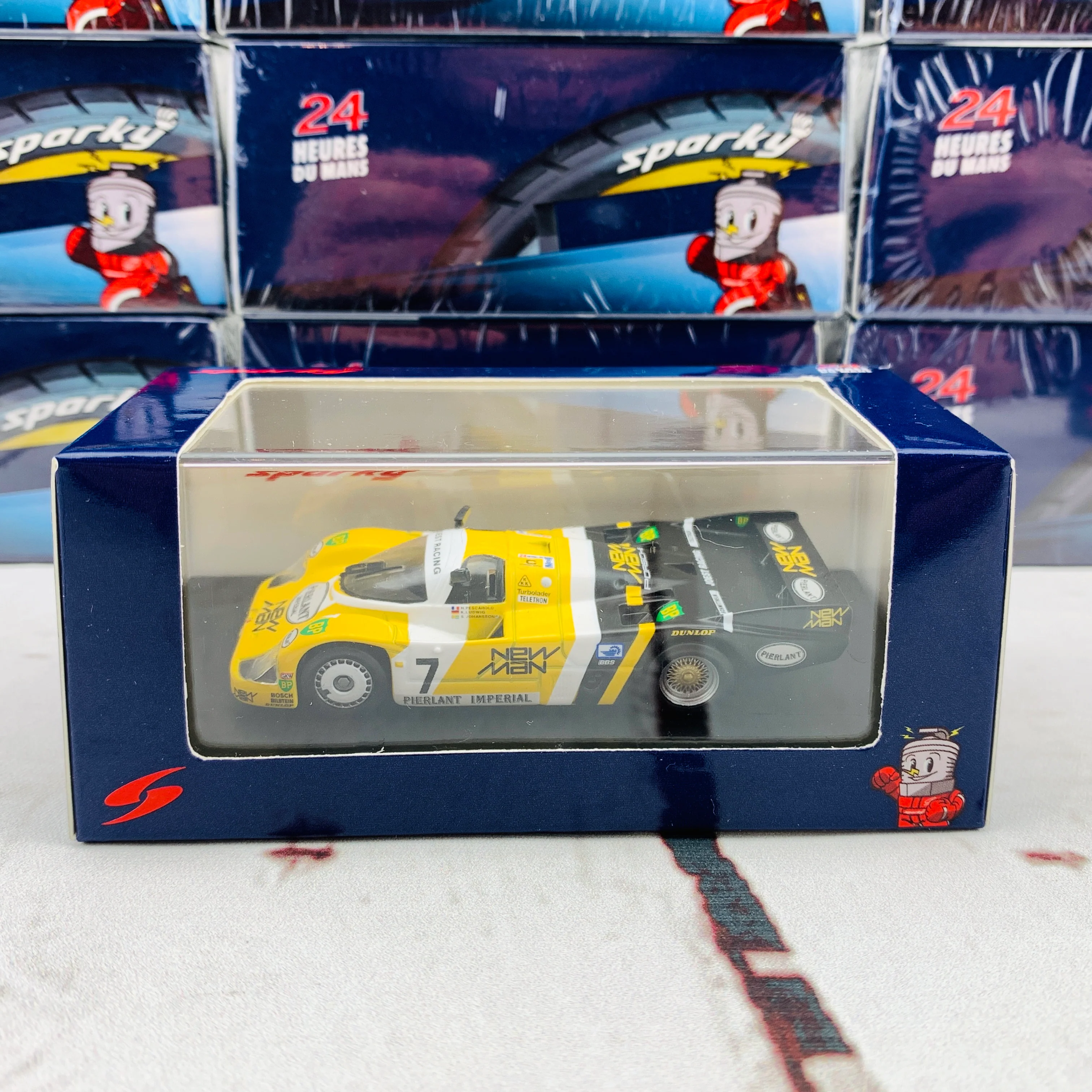 Sparky 1/64 PORSCHE 956B NO.7 NEW-MAN JOEST RACING WINNER 24H LE MANS 1984 H. PESCAROLO - K. LUDWIG Y115 - Image 4