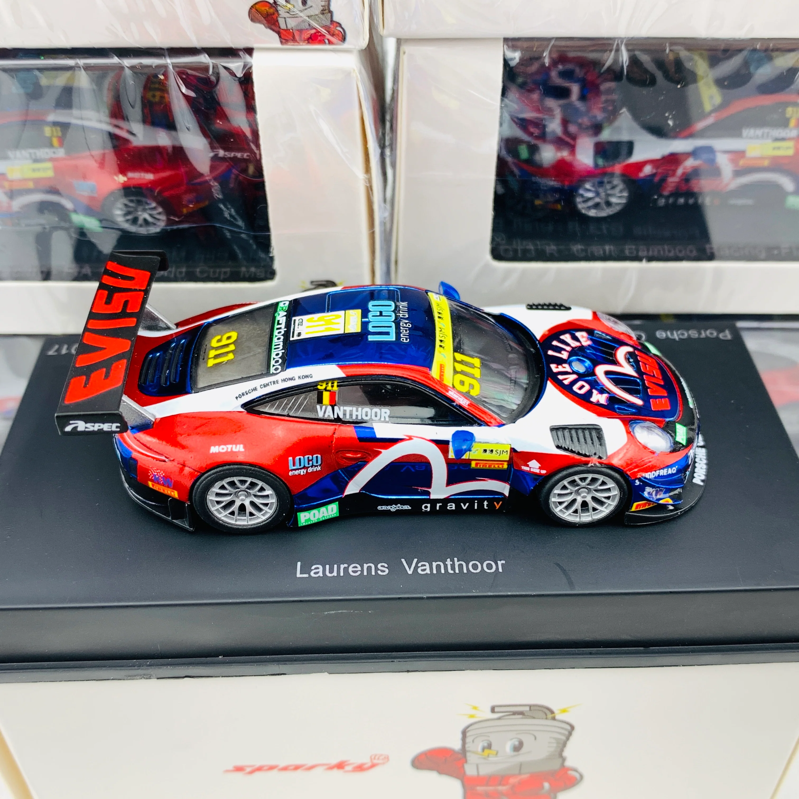Sparky 1/64 PORSCHE GT3 R - Craft Bamboo Racing - FIA GT World Cup Macau 2017 Laurens Vanthoor Y161 - Image 4