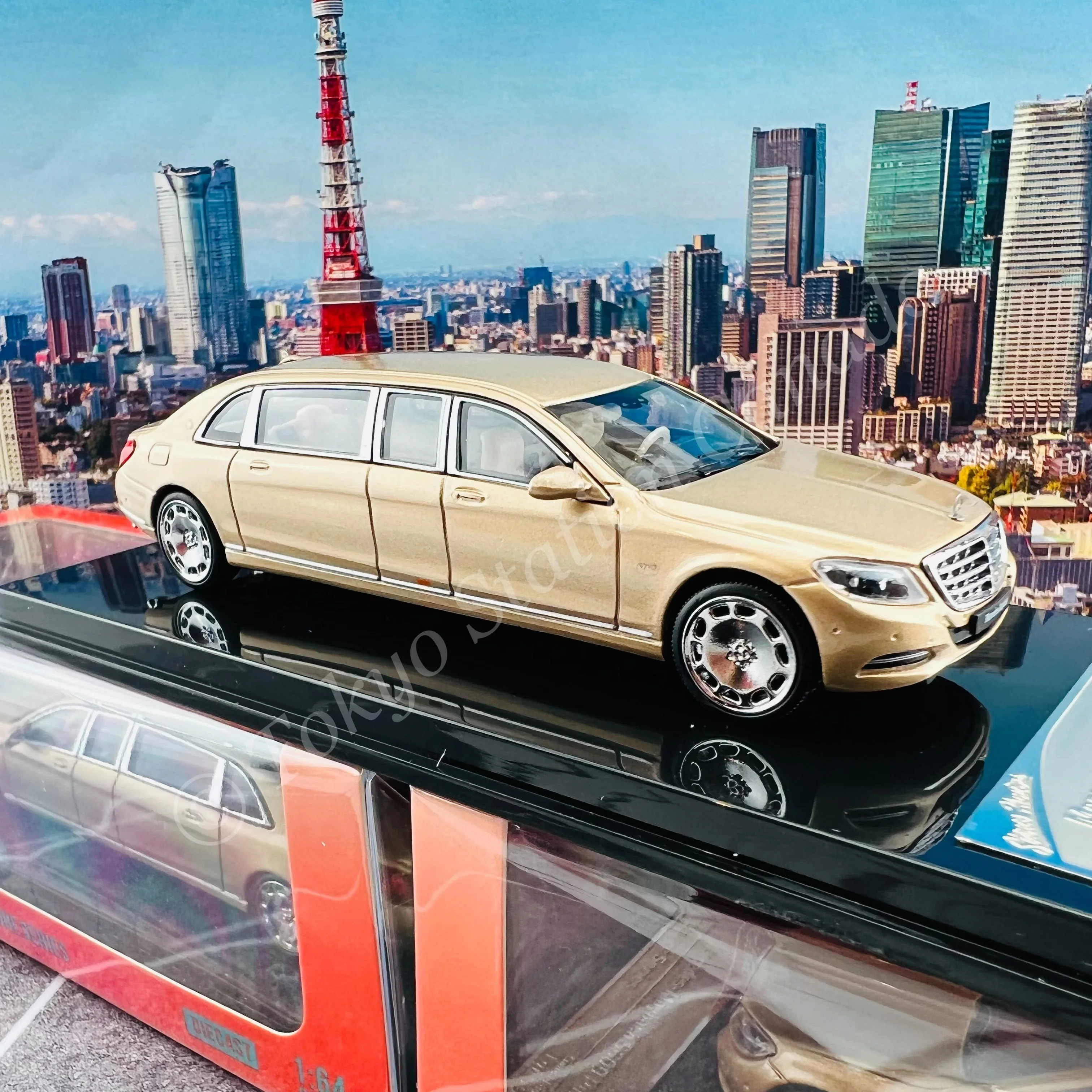 Stance Hunters 1/64 Mercedes Maybach S600 Pullman Champagne Gold - Image 5